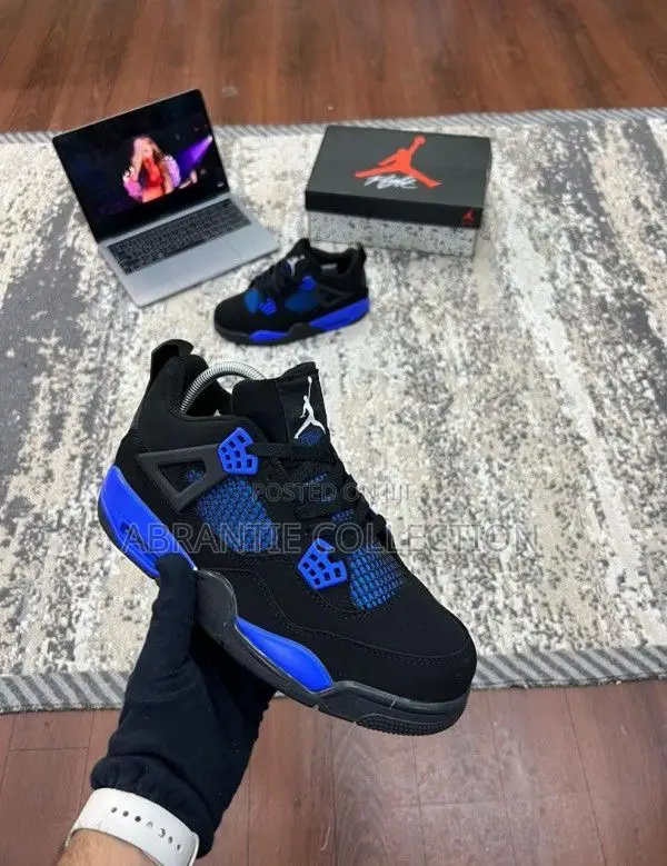 Air Jordan 4 Thunder Blue