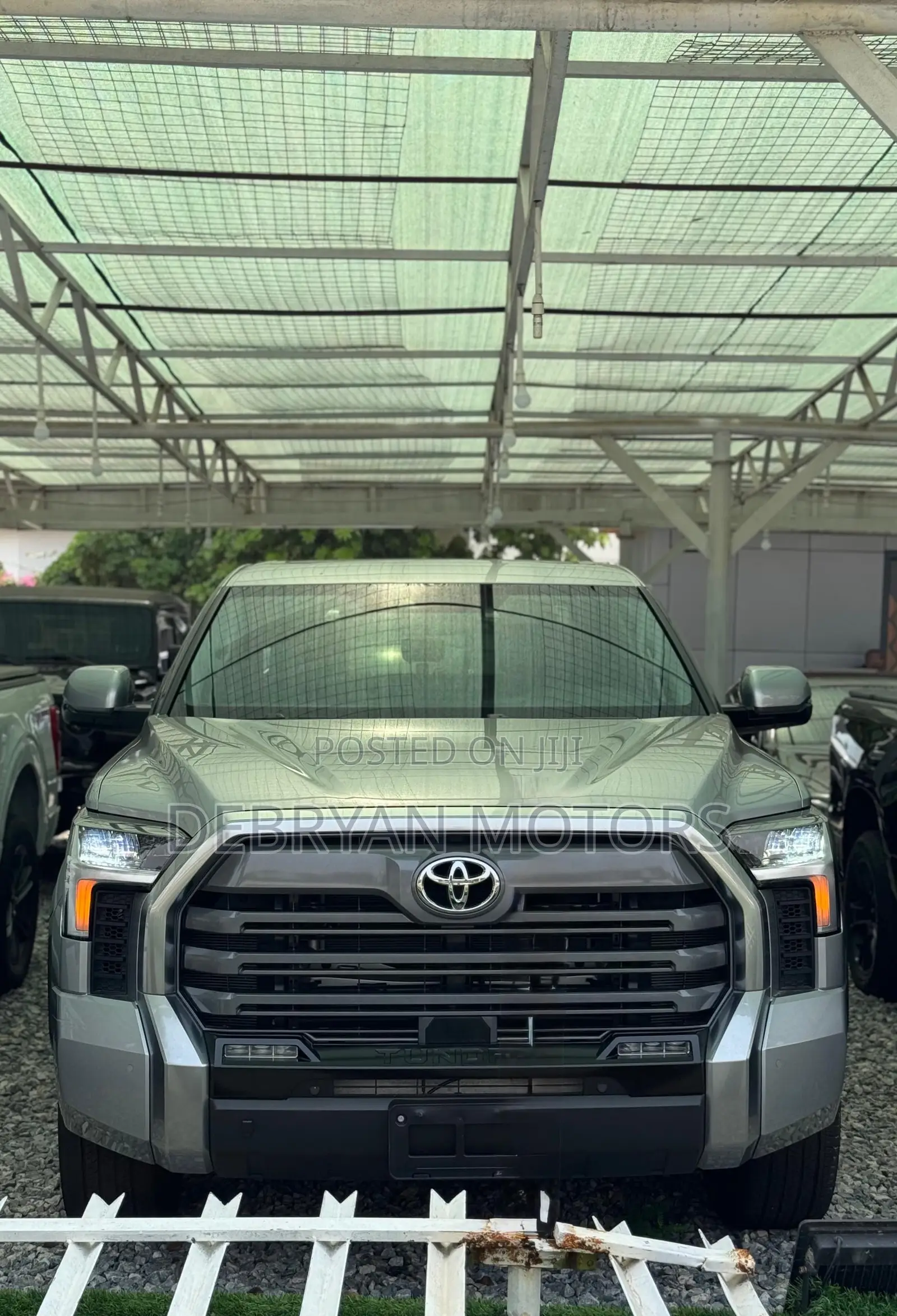 Toyota Tundra 2023 Silver