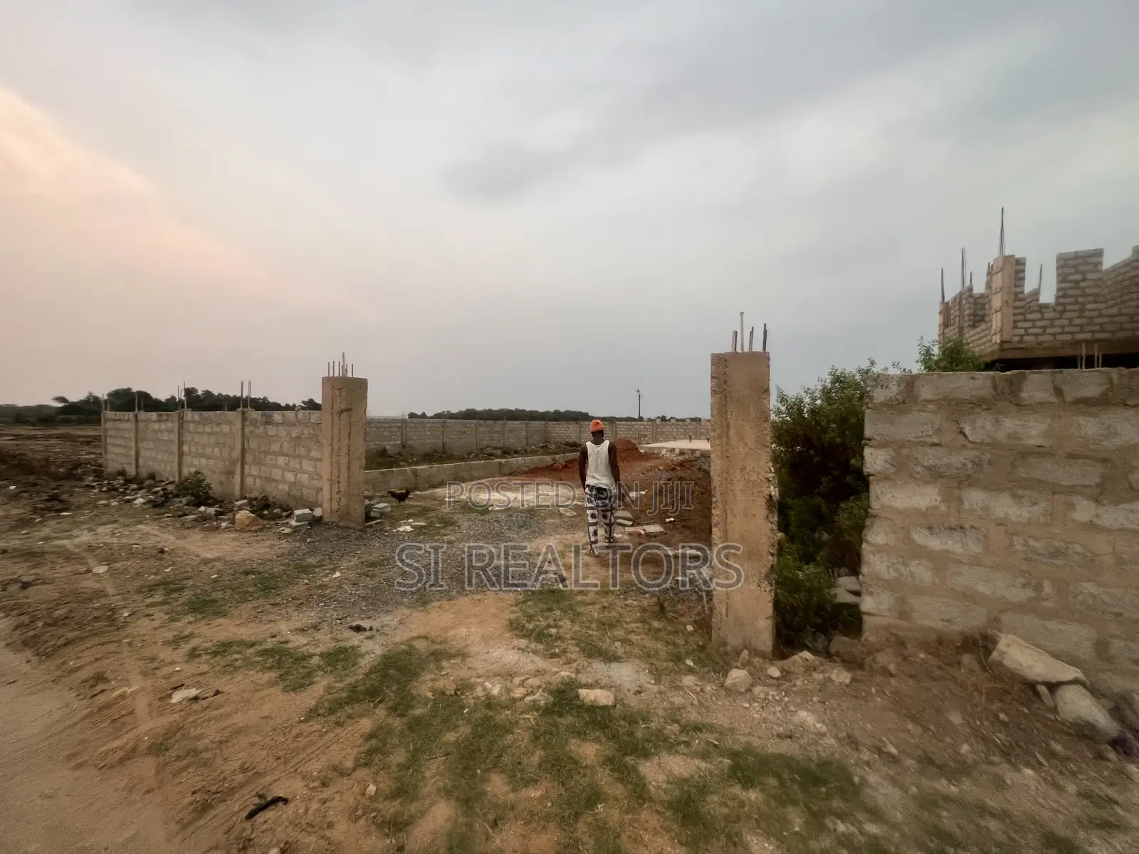 Half Plot in Sakumono for Quick Sale!