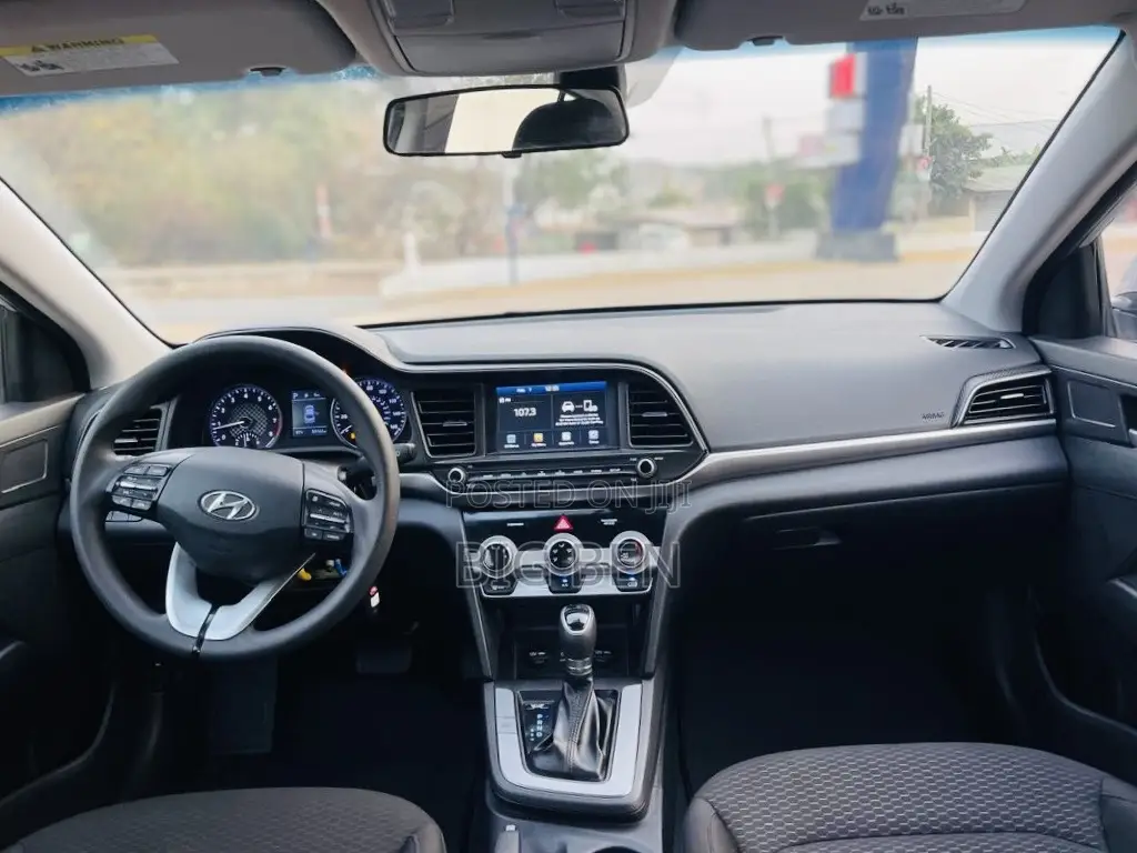 Hyundai Elantra SEL 2019 Silver