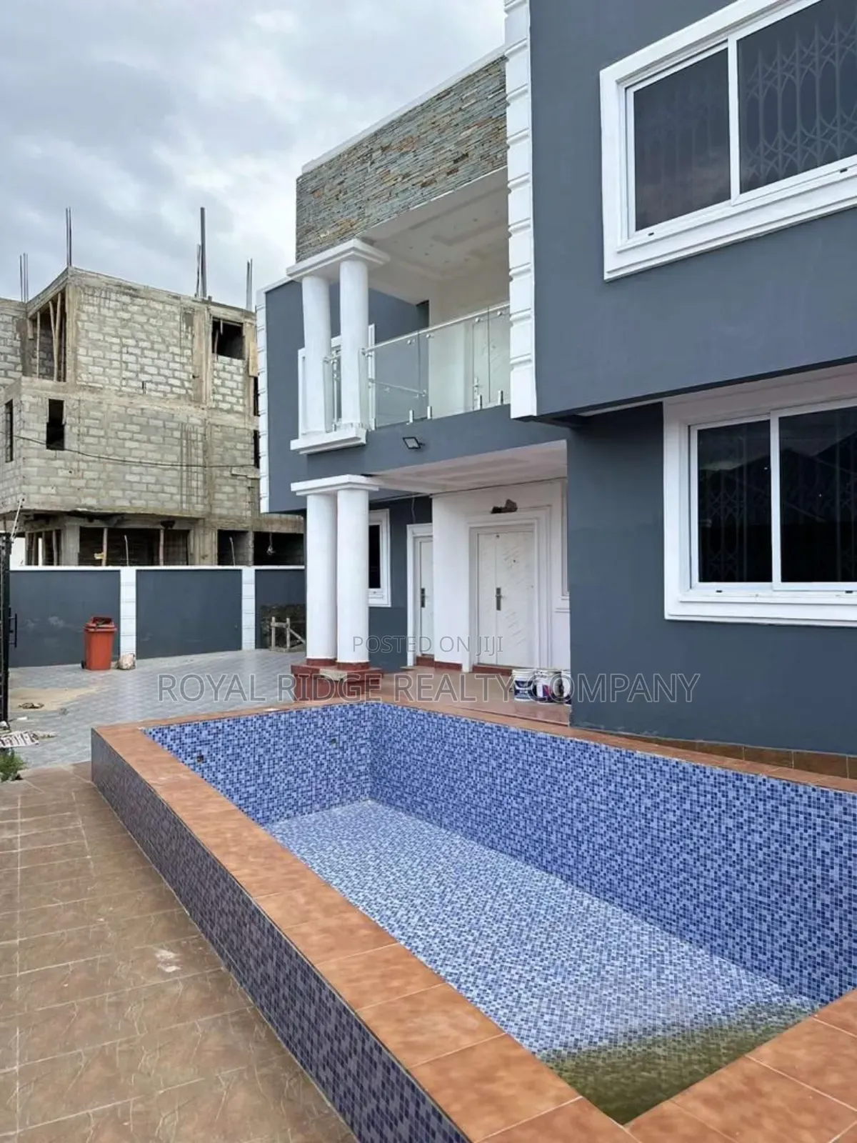 6bdrm Duplex in East Legon Hills, Accra Metropolitan for sale