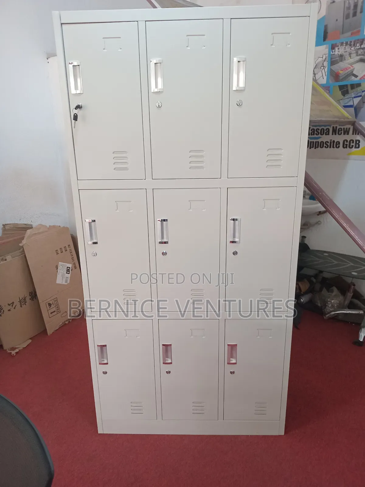 9 Lockers Storage Unit