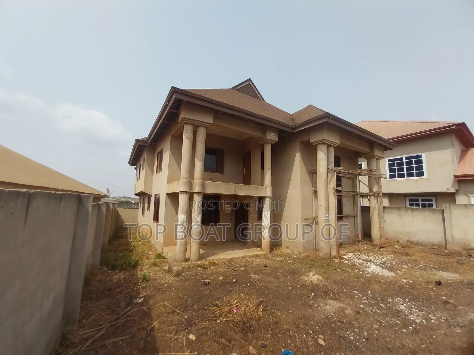 6bdrm House in Top Boat Estate, Kumasi Metropolitan for sale