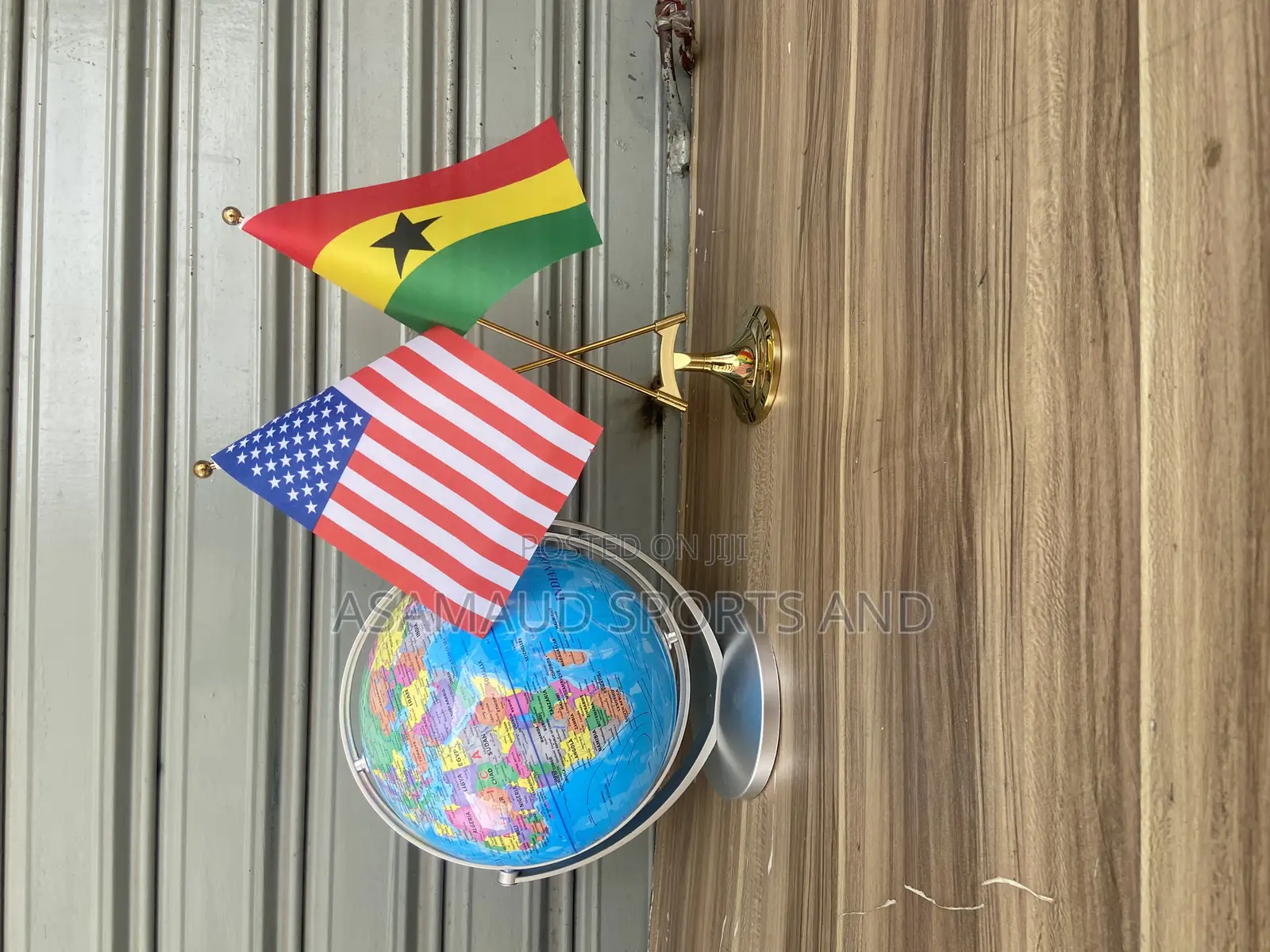 Original Atlas Globe Plus Flag for Desk Top at Cool Price
