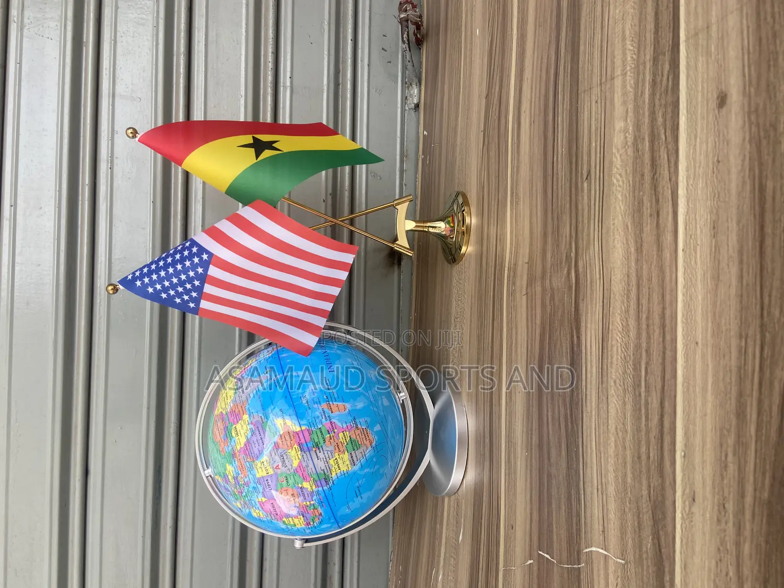 Original Atlas Globe Plus Flag for Desk Top at Cool Price