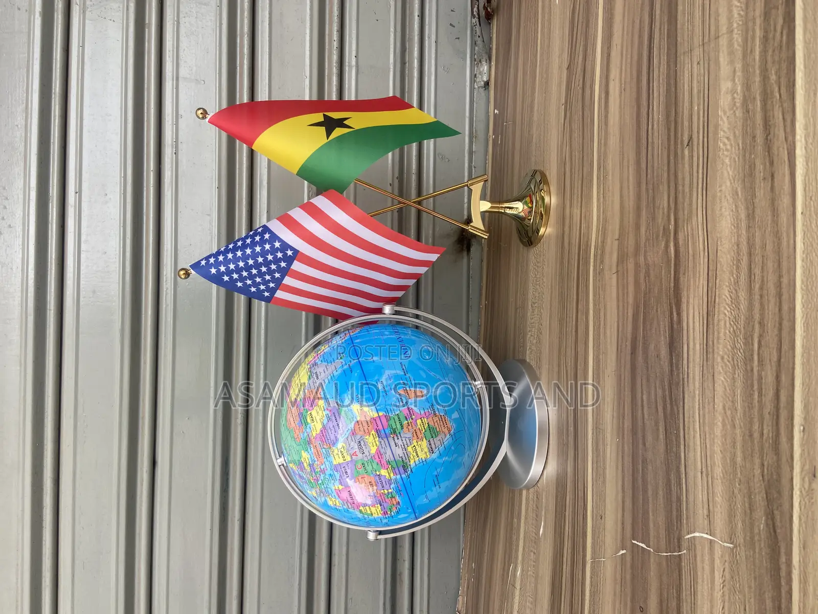 Original Atlas Globe Plus Flag for Desk Top at Cool Price