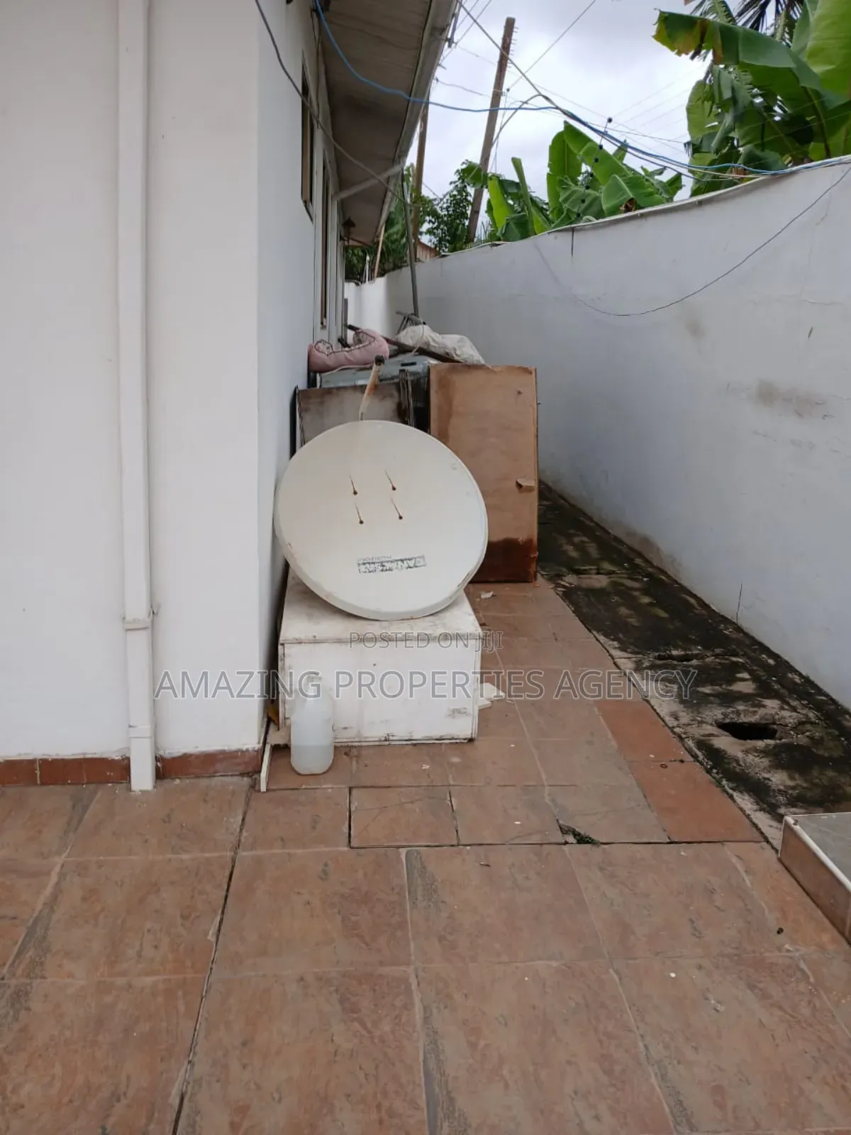 5bdrm Mansion in Dzorwulu for sale