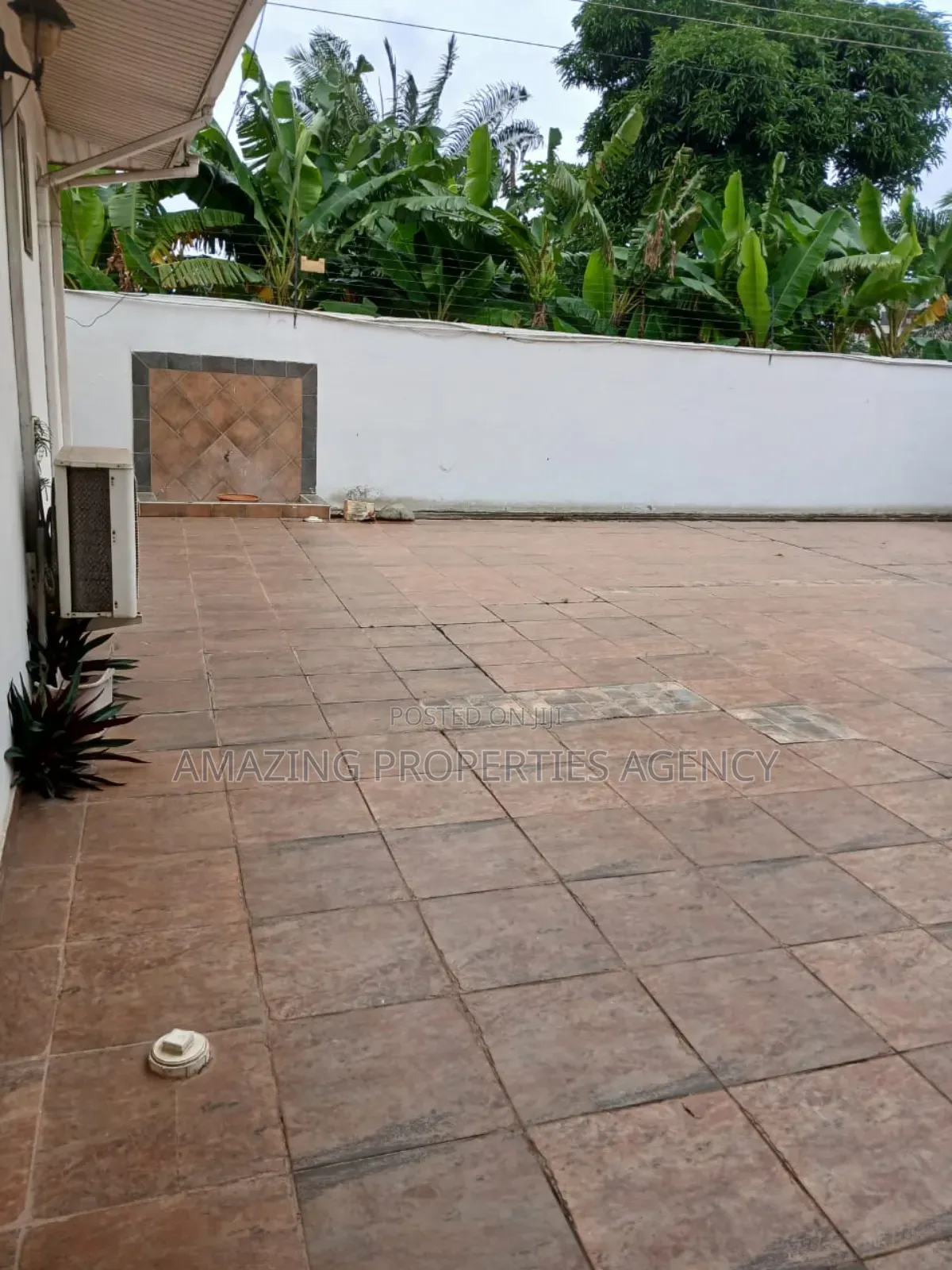 5bdrm Mansion in Dzorwulu for sale