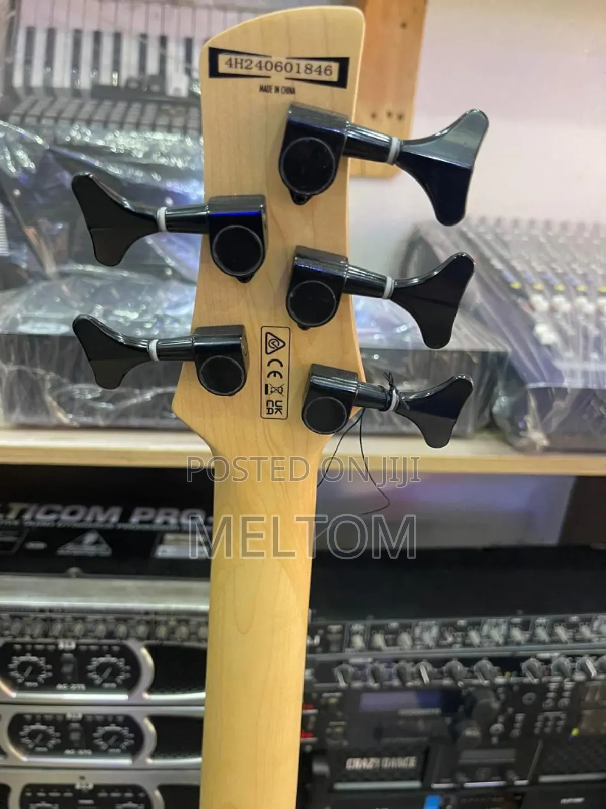 Ibanez Soundgear Gio 5strings Active Bass Guitar