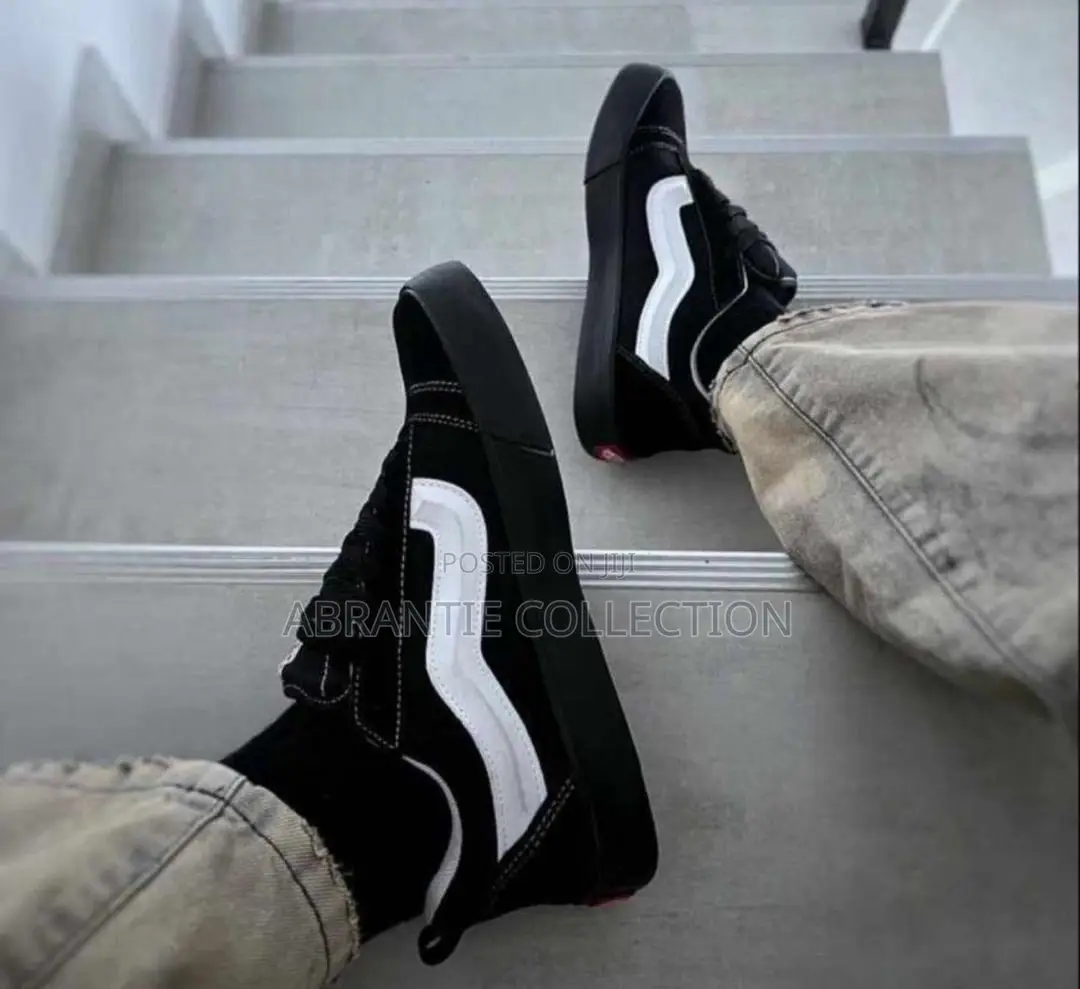 Vans Knu Skool Black/White Sneaker