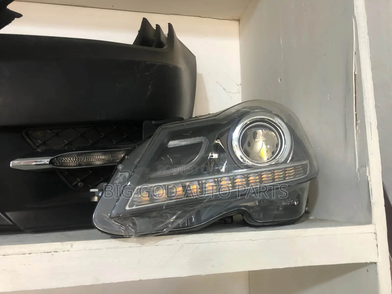 Front Headlights for Mercedes for Benz W204