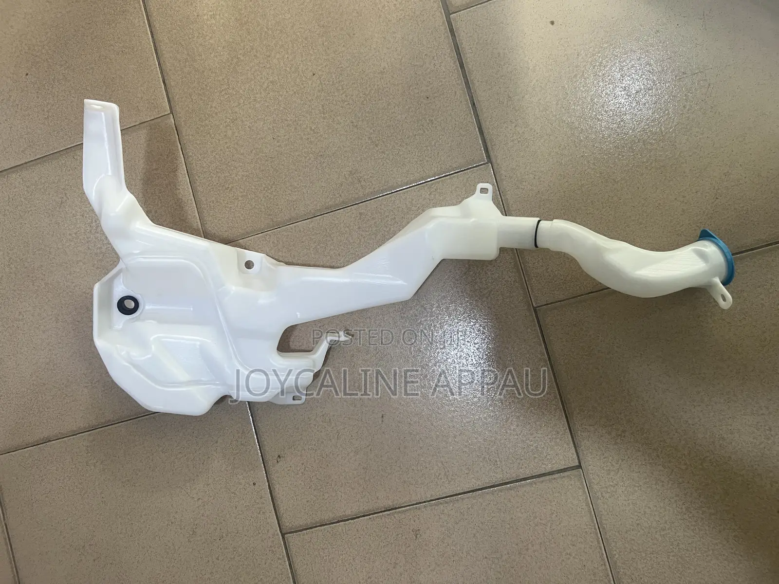Honda CRV 2017 to 2020 Wiper, Gallon Container