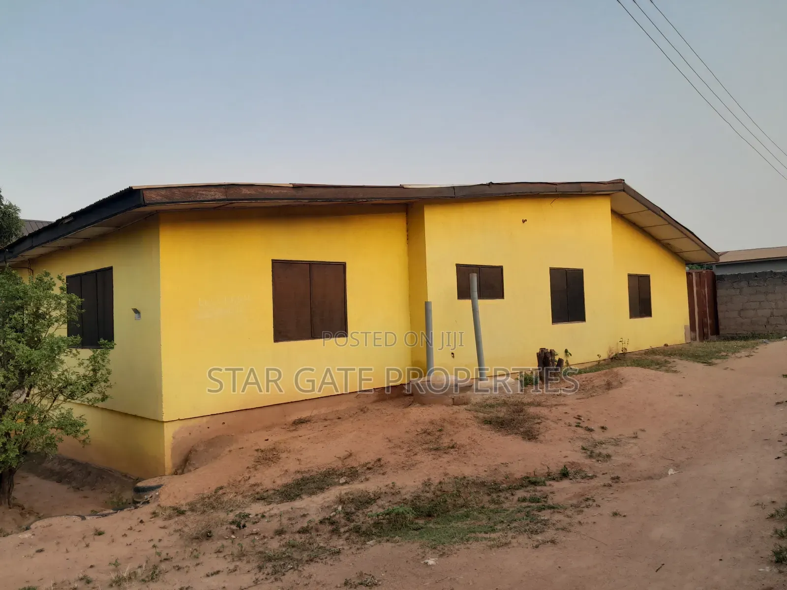 7bdrm House in Kenyasi Brofoyeduru, Kumasi Metropolitan for sale