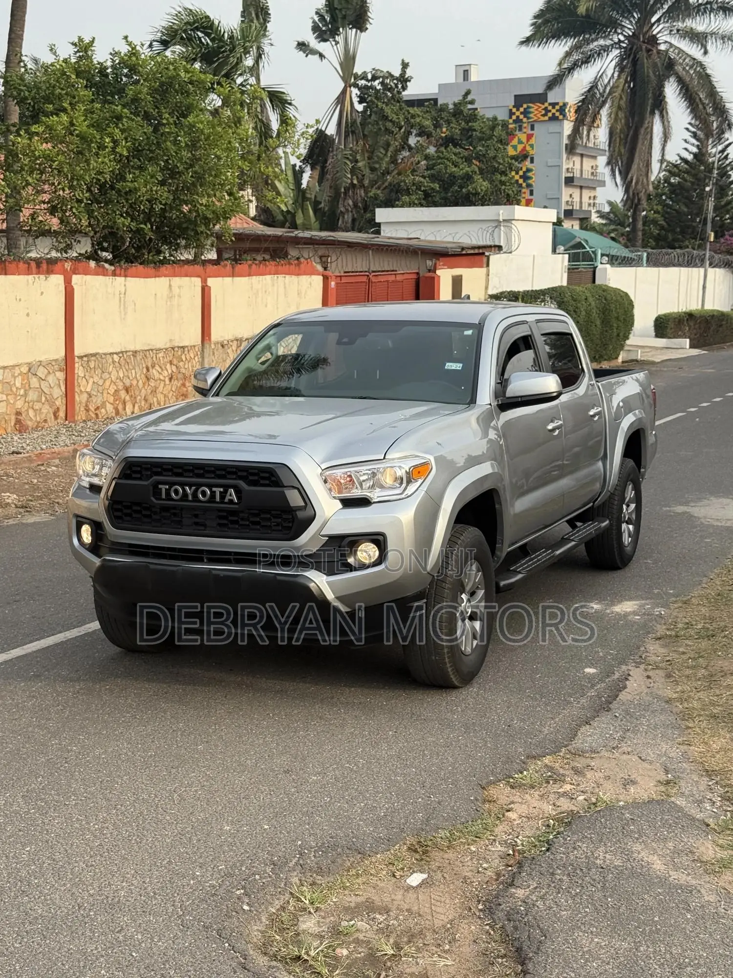 Toyota Tacoma SR5 2019 Silver