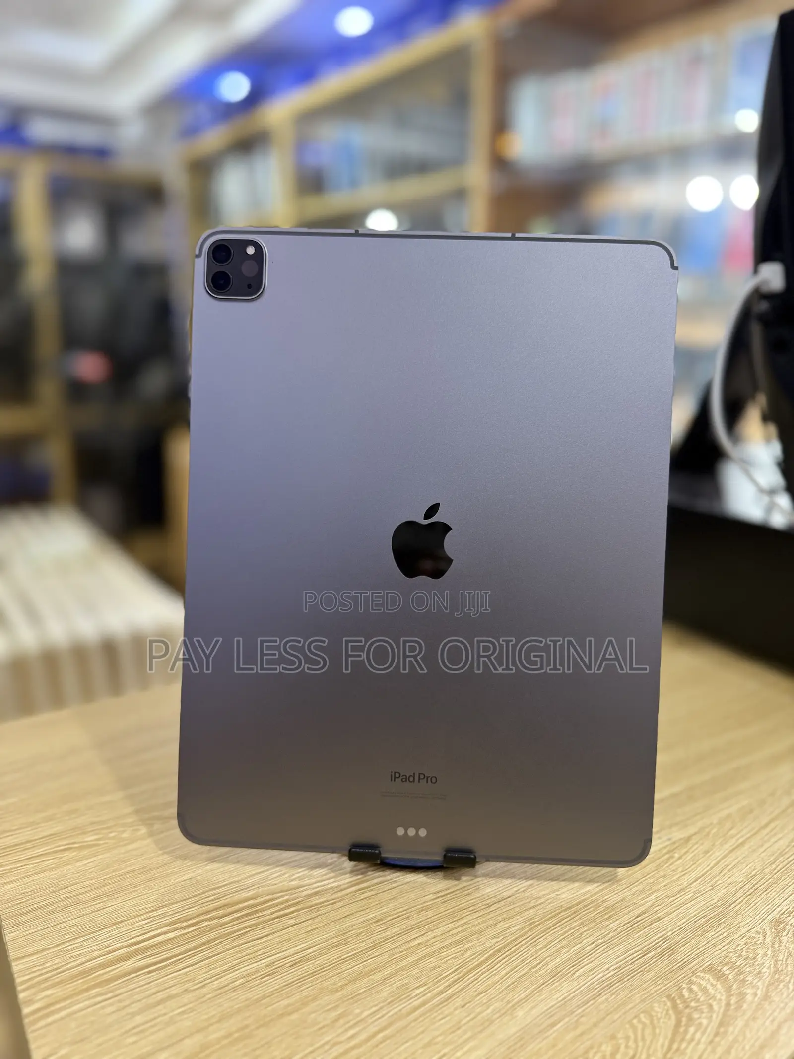 Apple iPad Pro 12.9 (2022) 128 GB Gray