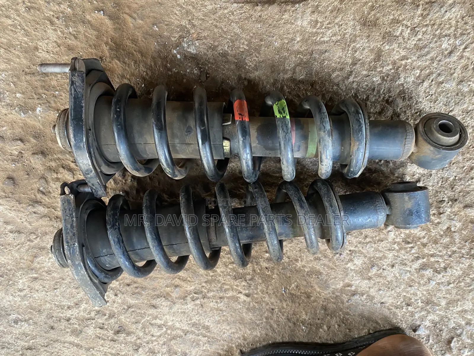 Toyota Matrix,Sienta,Pontiac Vibe Back Shocks