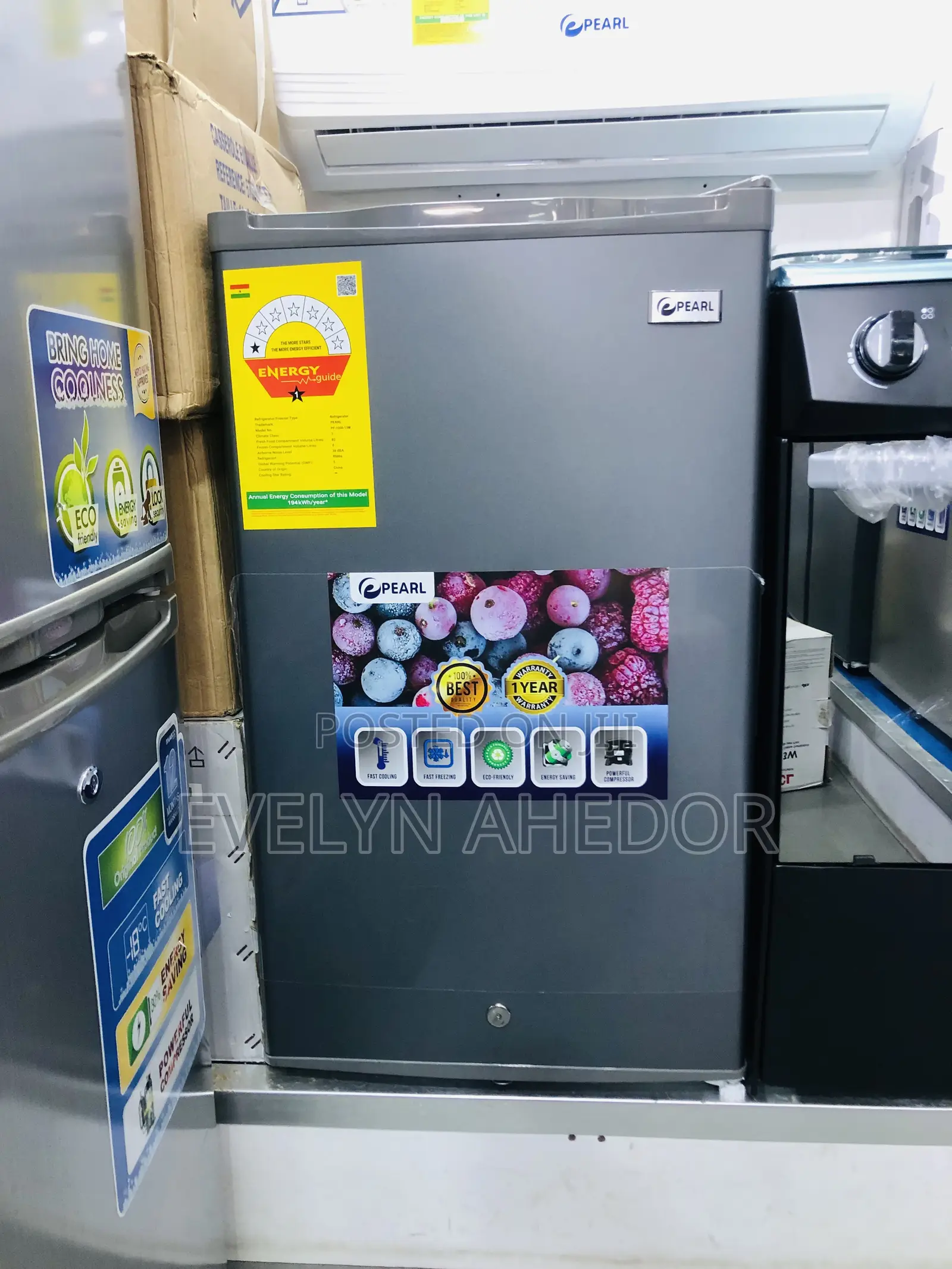 92 Liters Pearl Table Top Fridge With One Door and Ice Make