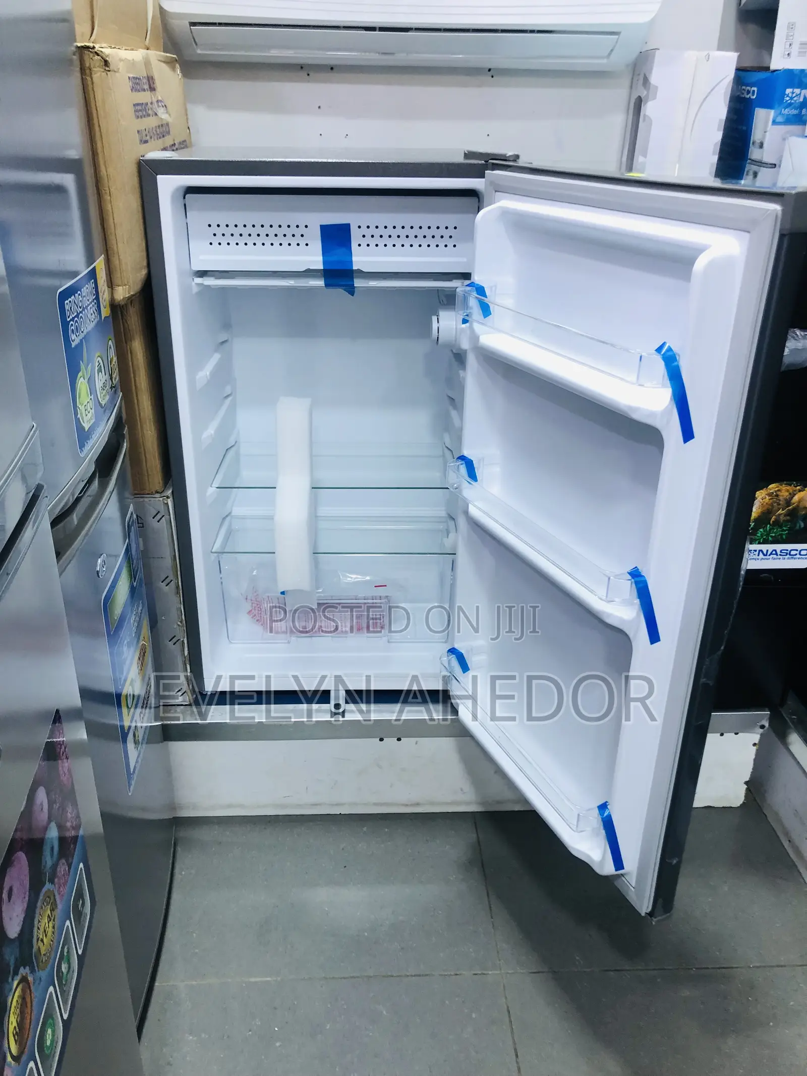 92 Liters Pearl Table Top Fridge With One Door and Ice Make