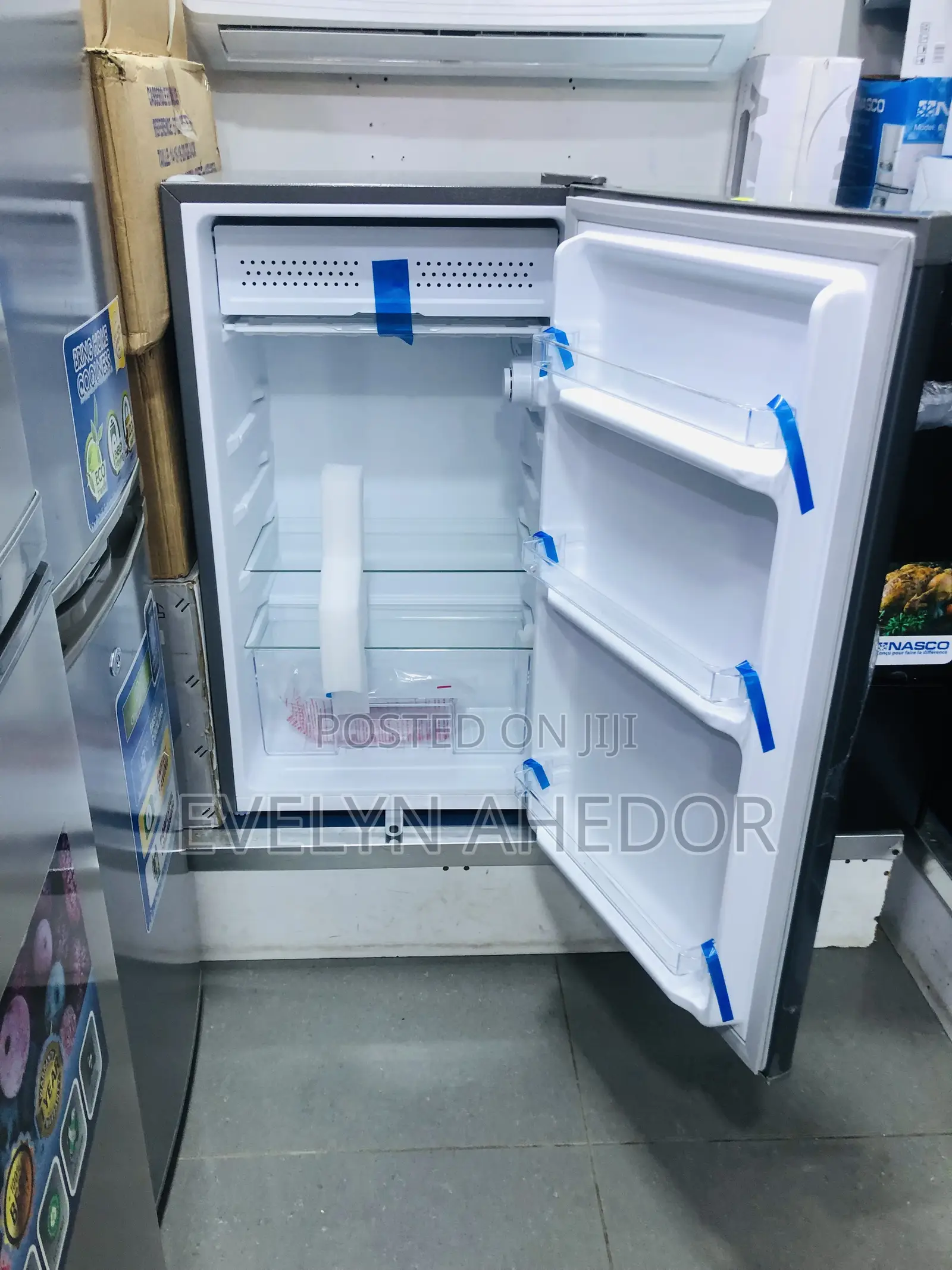 92 Liters Pearl Table Top Fridge With One Door and Ice Make