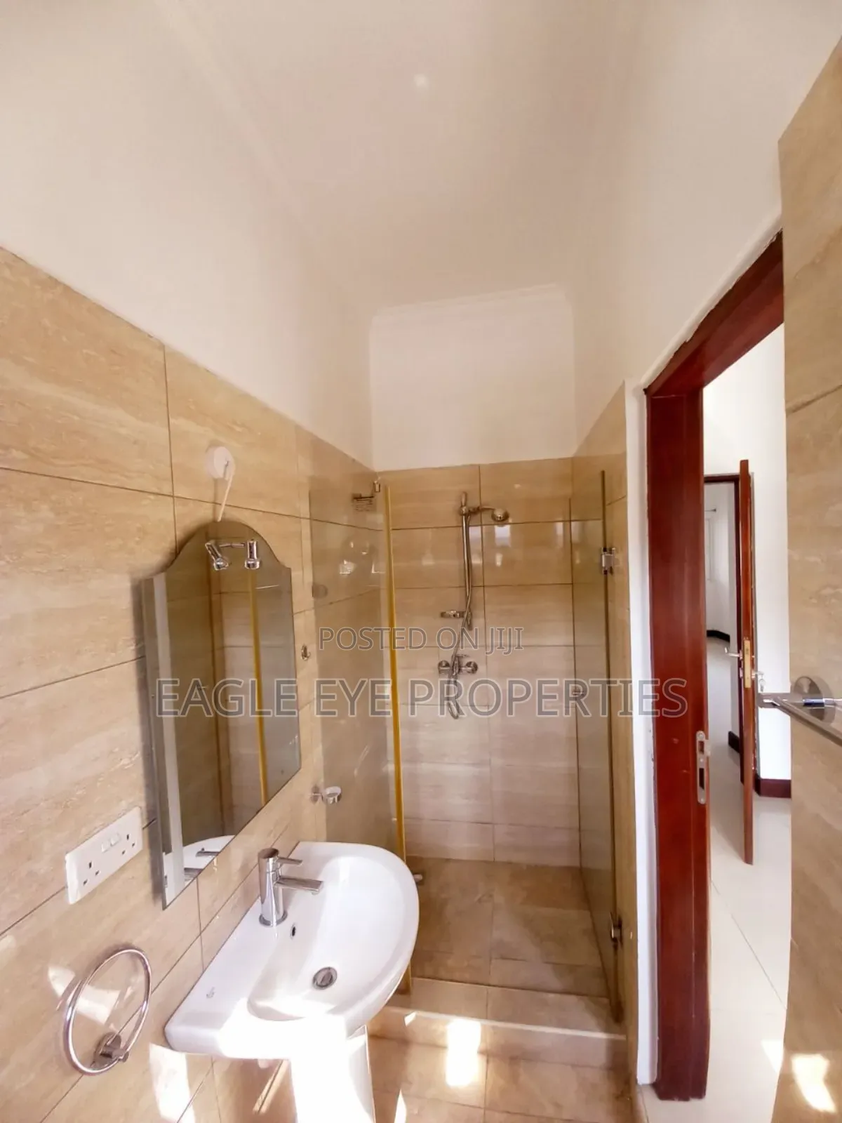 4bdrm Townhouse/Terrace in Airport Residential Area for sale