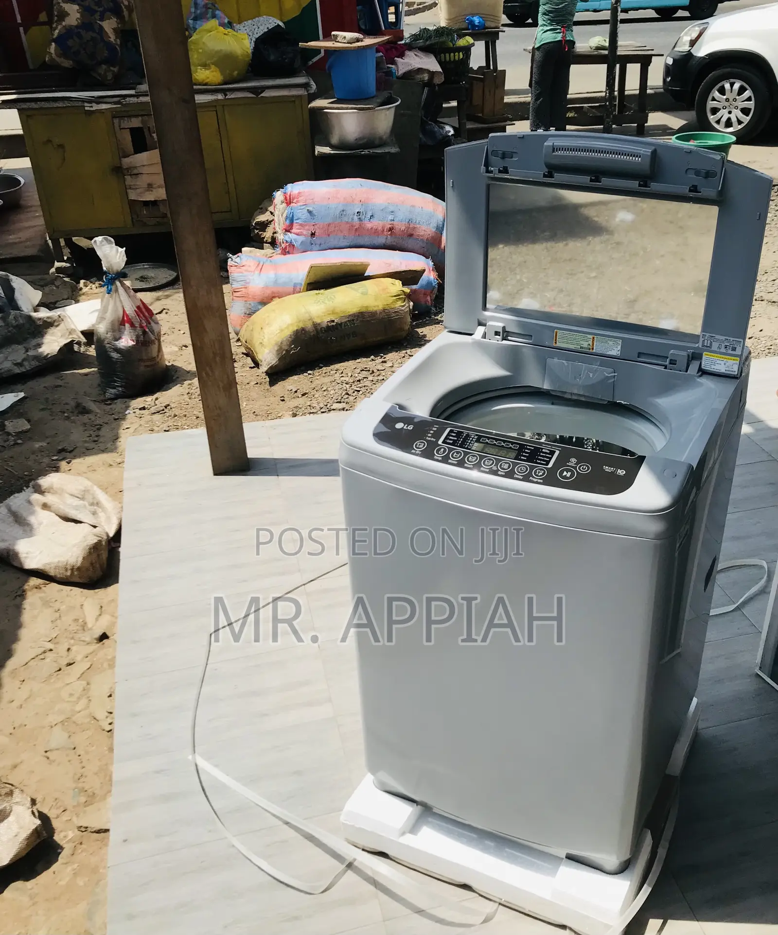Efficient LG 13kg Fully Automatic Electric Washing Machine.