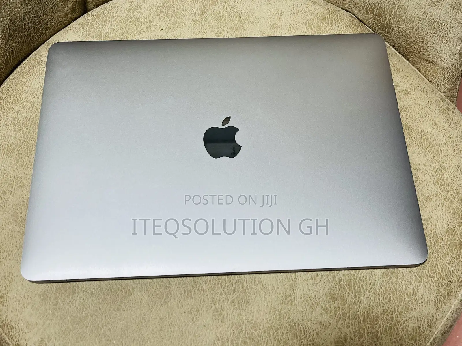 Laptop Apple MacBook Pro 2022 M2 8GB Apple M2 SSD 256GB