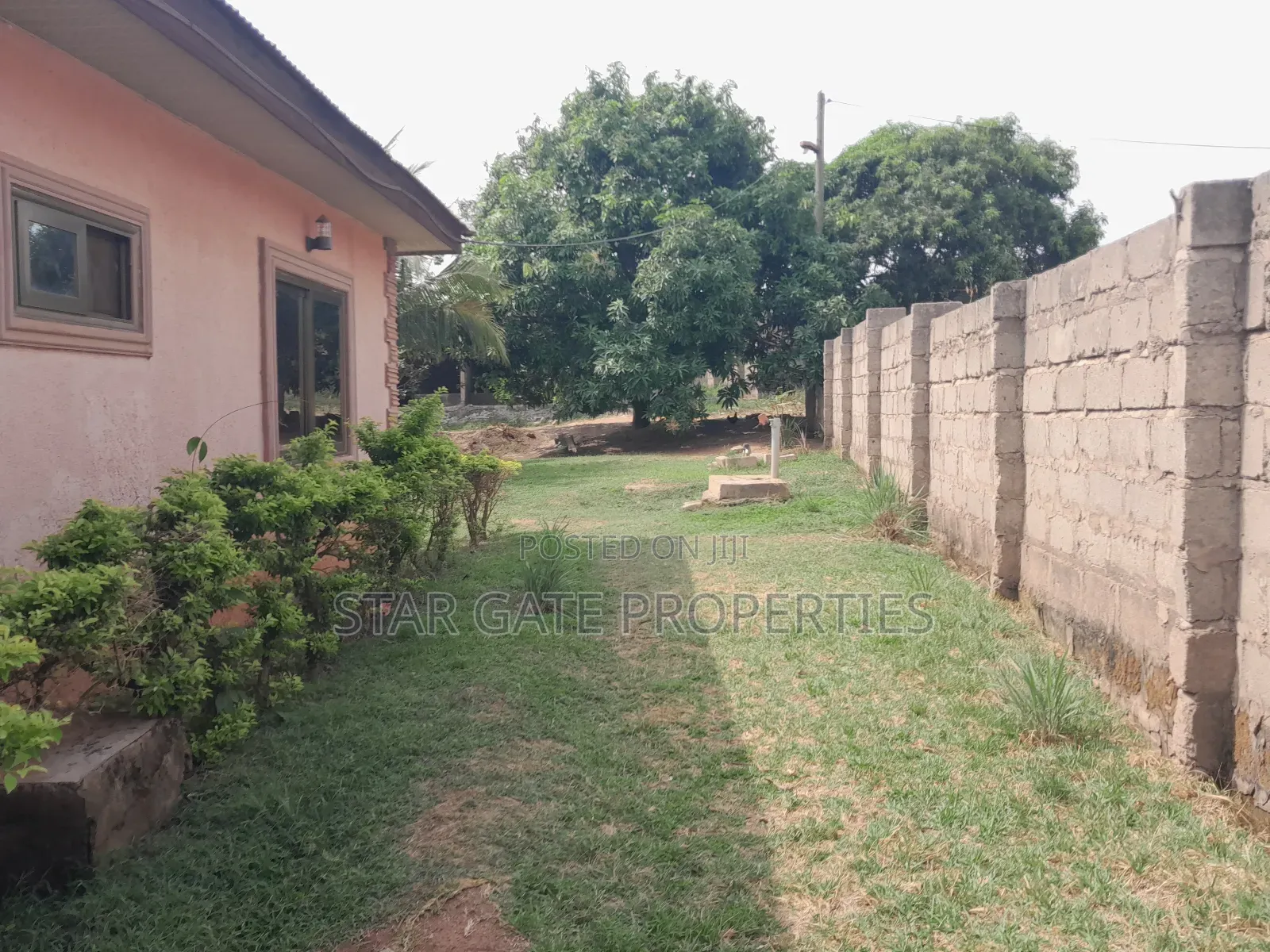 4bdrm House in Akropong, Kumasi Metropolitan for sale