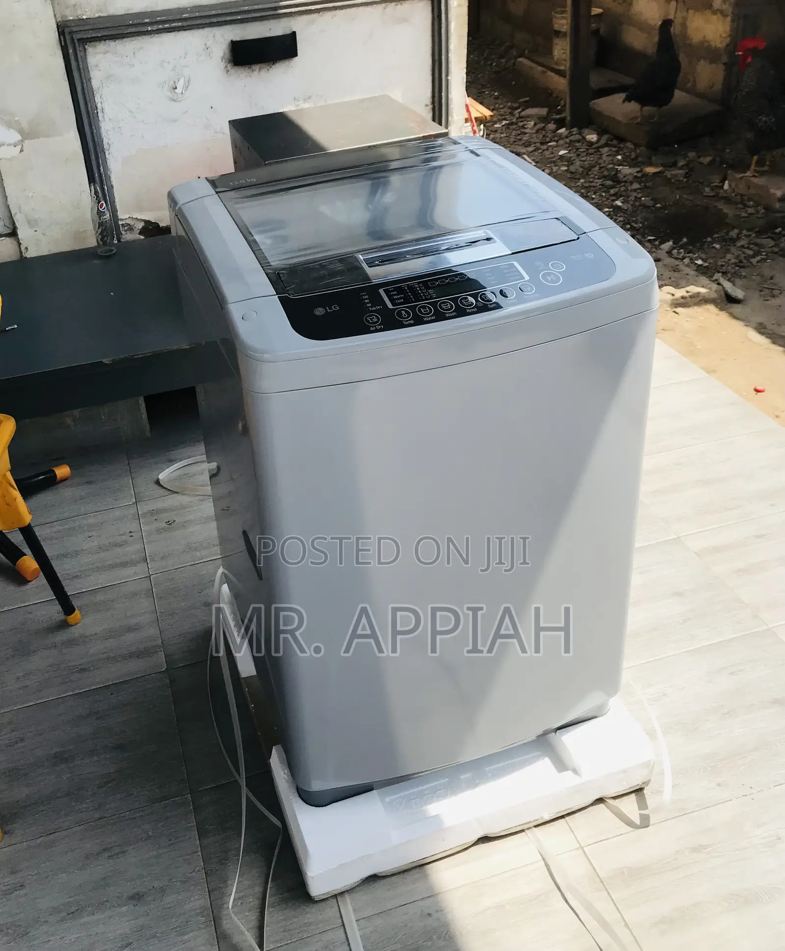 Elegant Gray LG 13kg Fully Auto Smart Washing Machine.