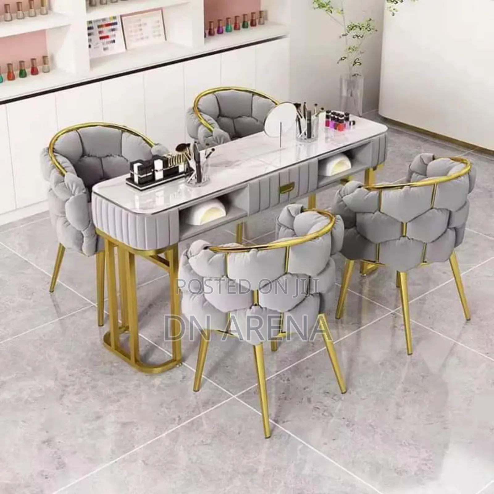 Luxury Manicure Table 4 Chairs