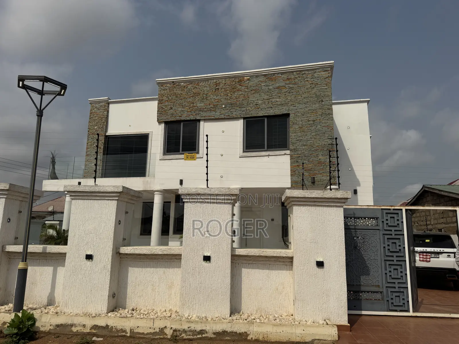 4bdrm Mansion in Amasaman for sale