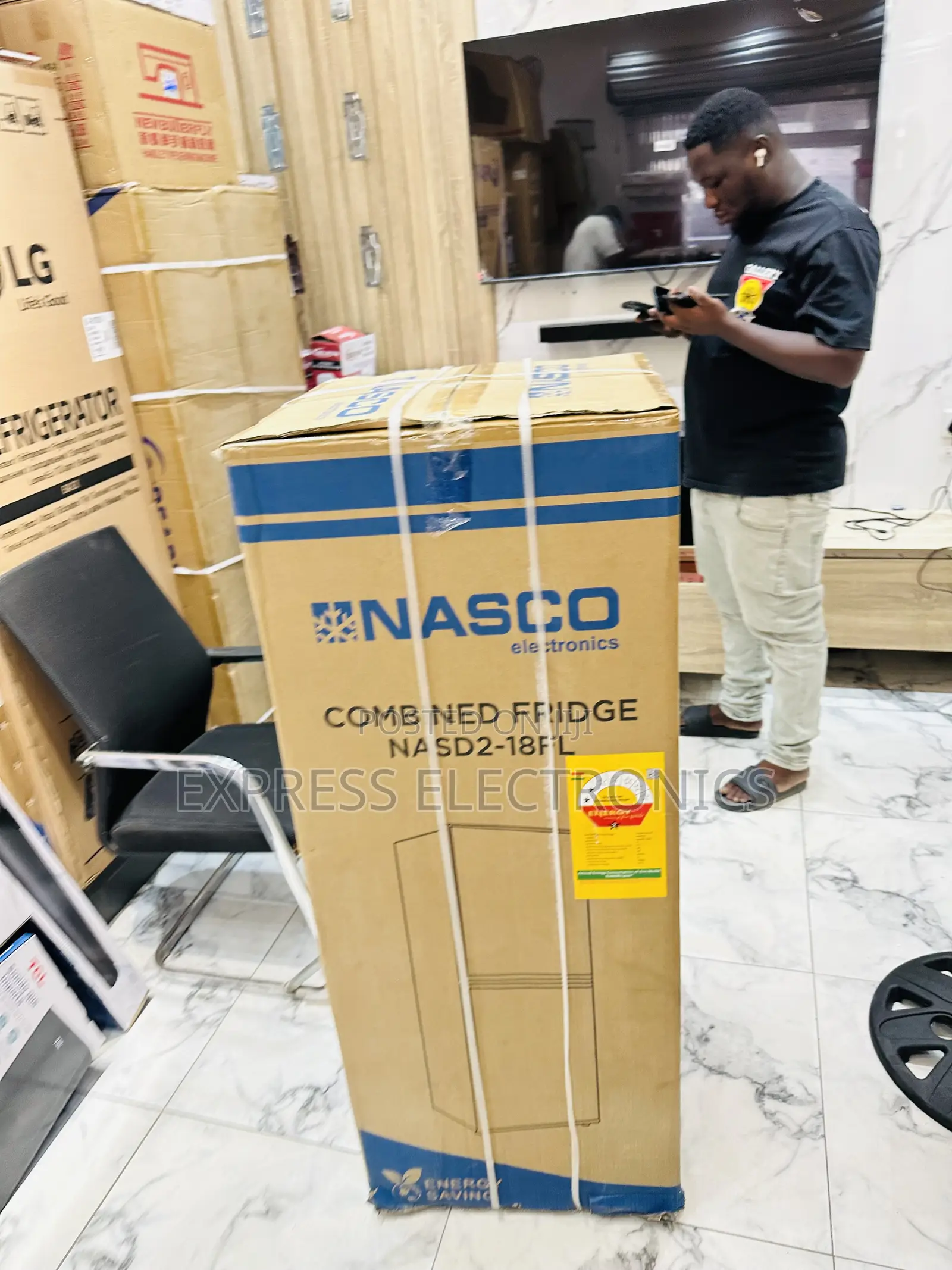 Cool Convenient Double Door Fridge Nasco Nasd2-18fl Gold