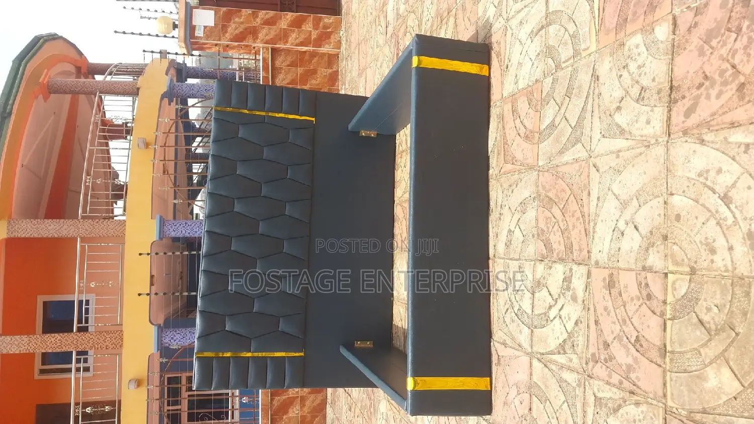 Neatly Designed Foreign Bed