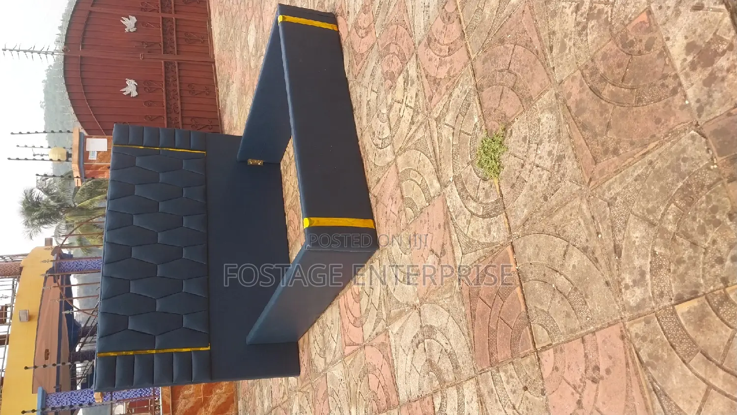 Neatly Designed Foreign Bed