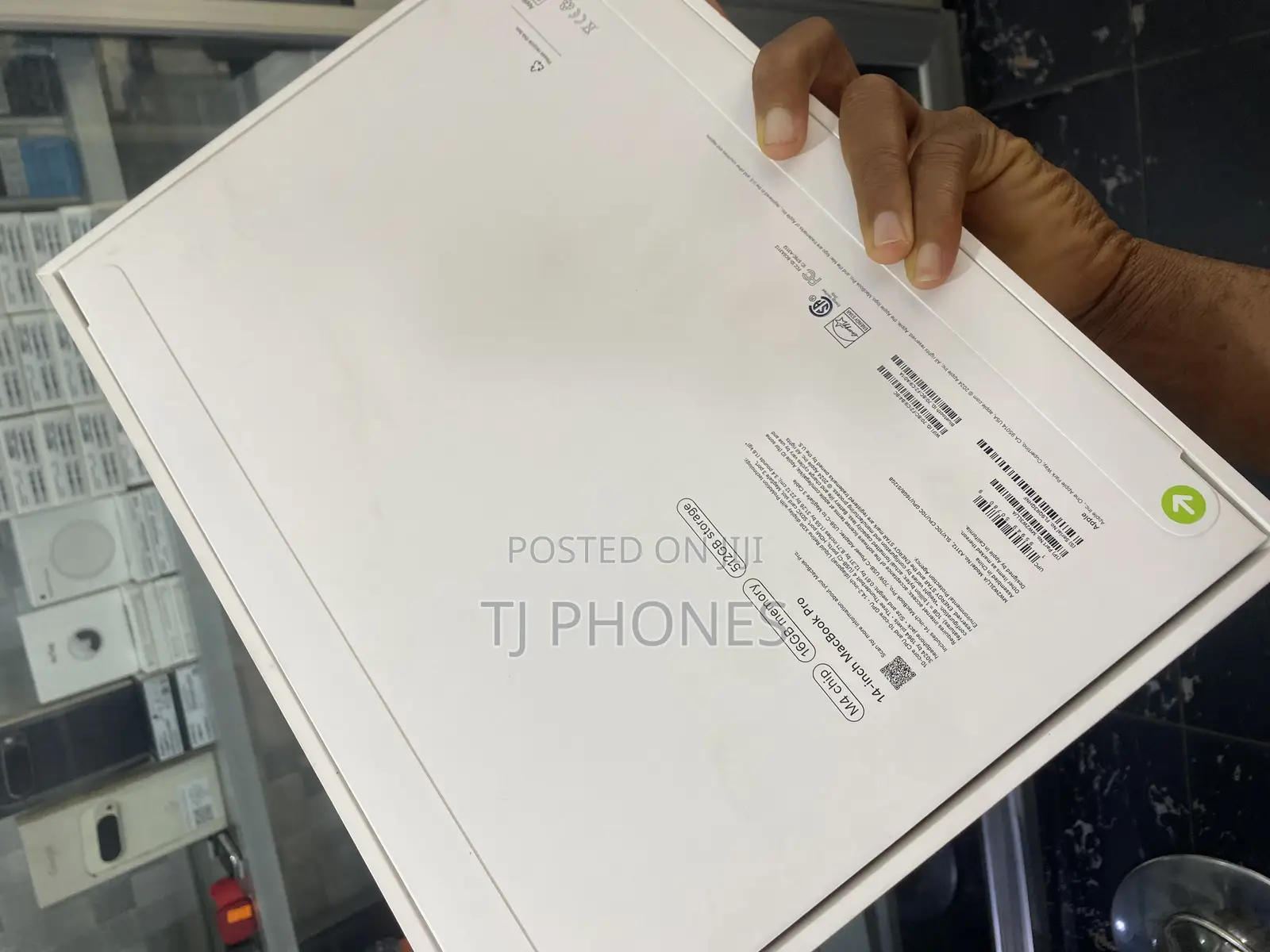 New Laptop Apple MacBook Pro 2024 M4 14-Inch 16GB Apple M4 SSD 512GB
