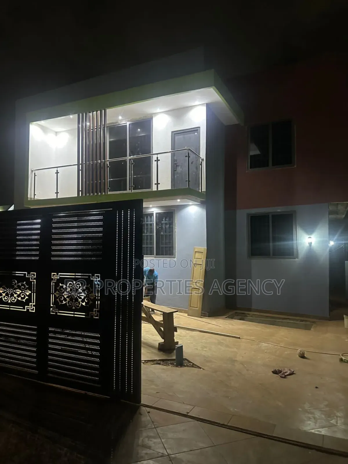 Furnished 4bdrm Maisonette for sale