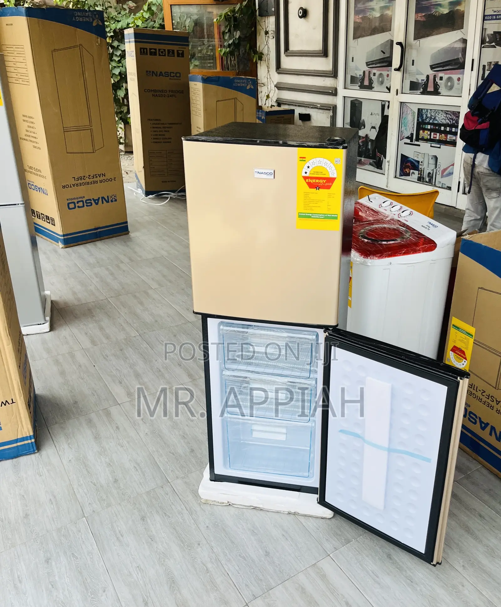 Fantastic Nasco D2-18fl Bottom Freezer Electric Fridge,Gold