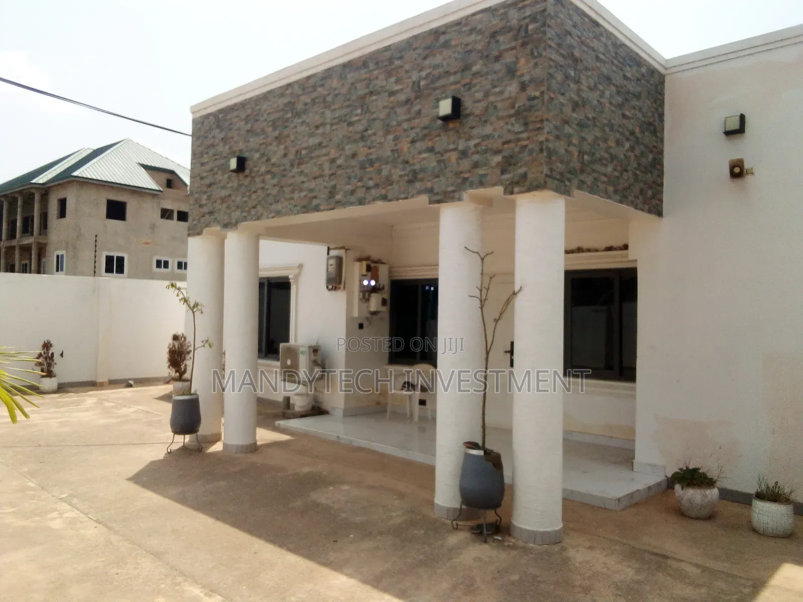 4bdrm Villa in Lake Side Estate for sale
