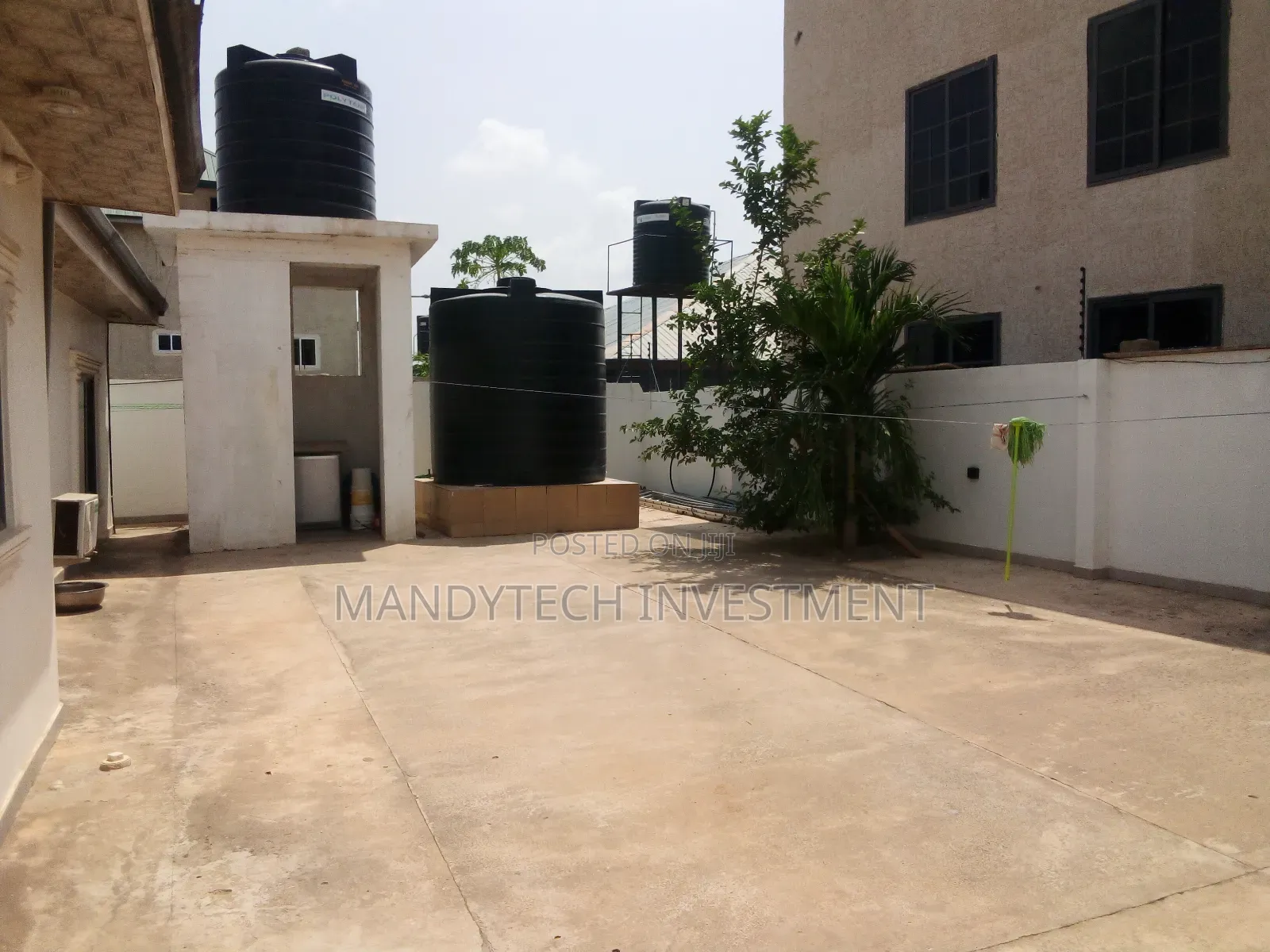 4bdrm Villa in Lake Side Estate for sale