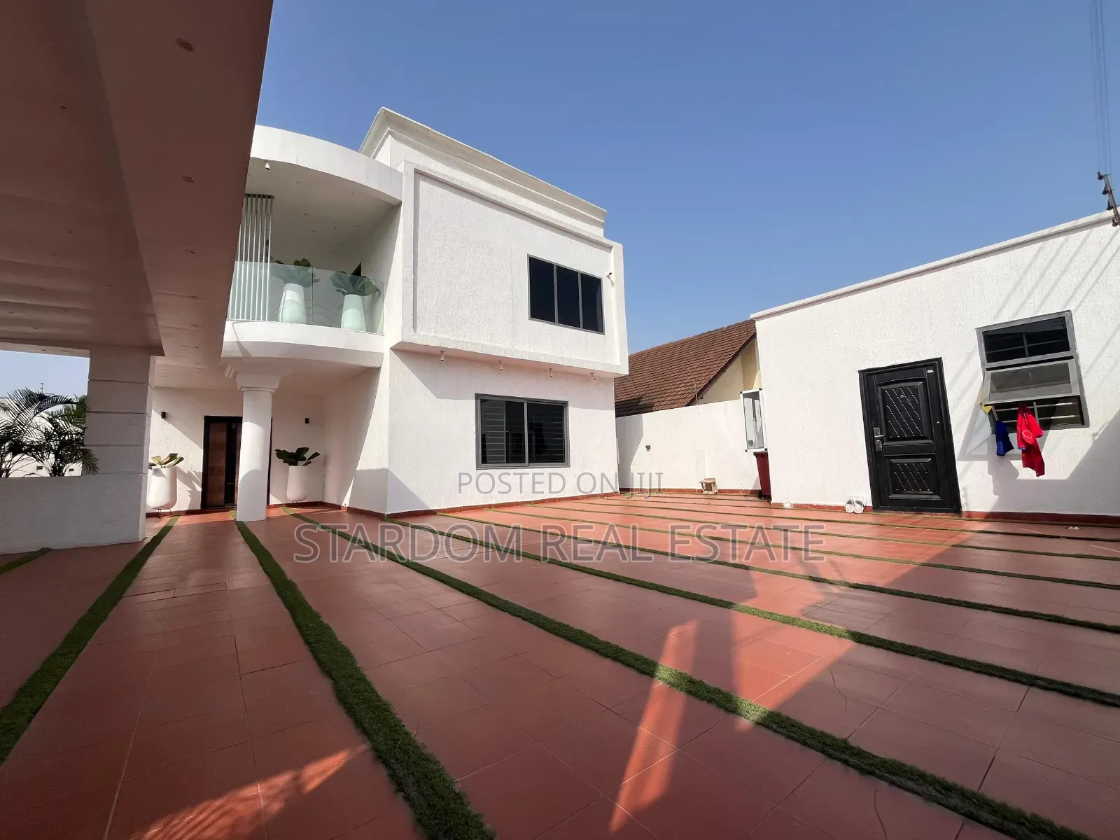 4bdrm Duplex in Adjiriganor for rent