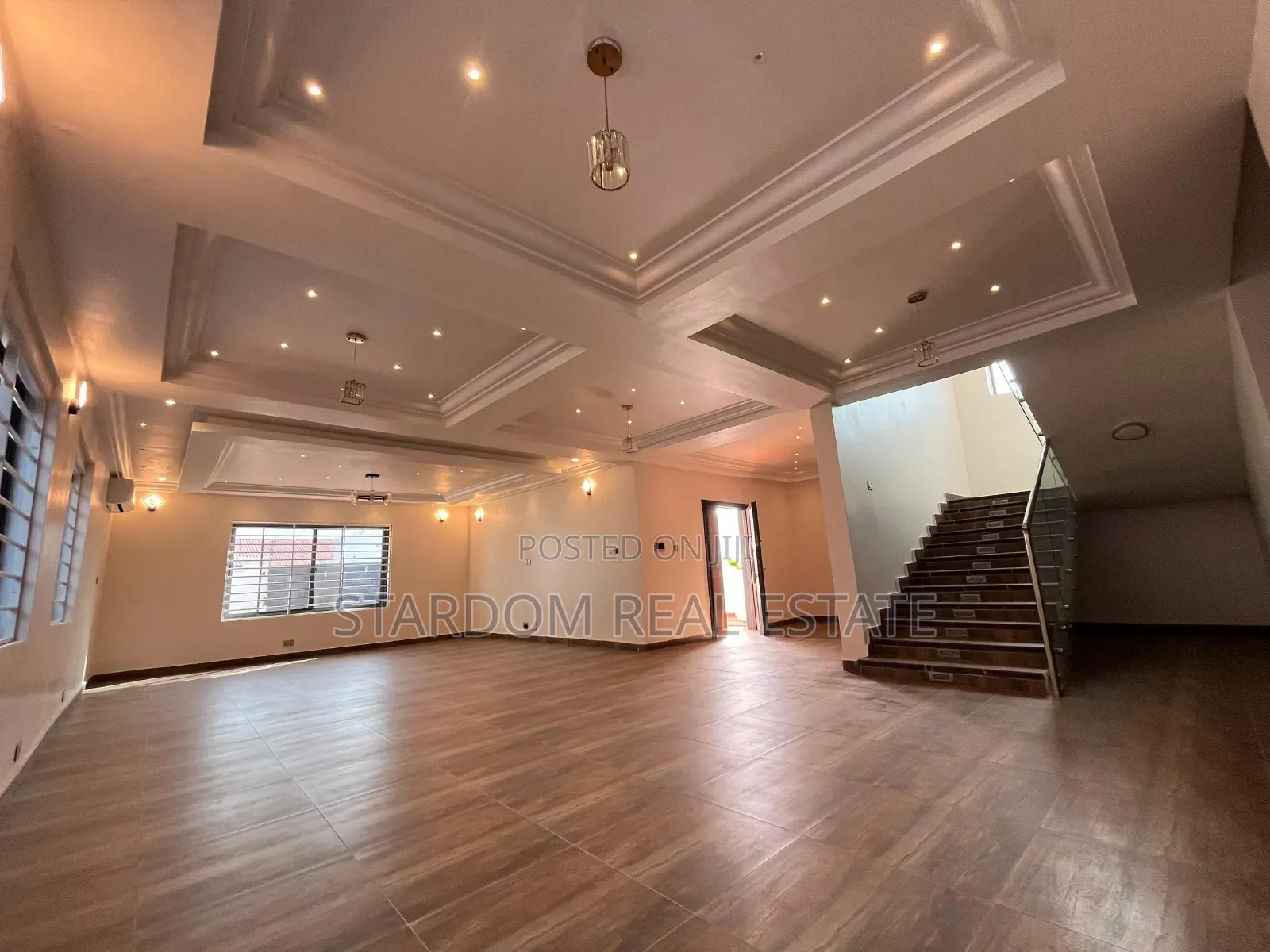 4bdrm Duplex in Adjiriganor for rent