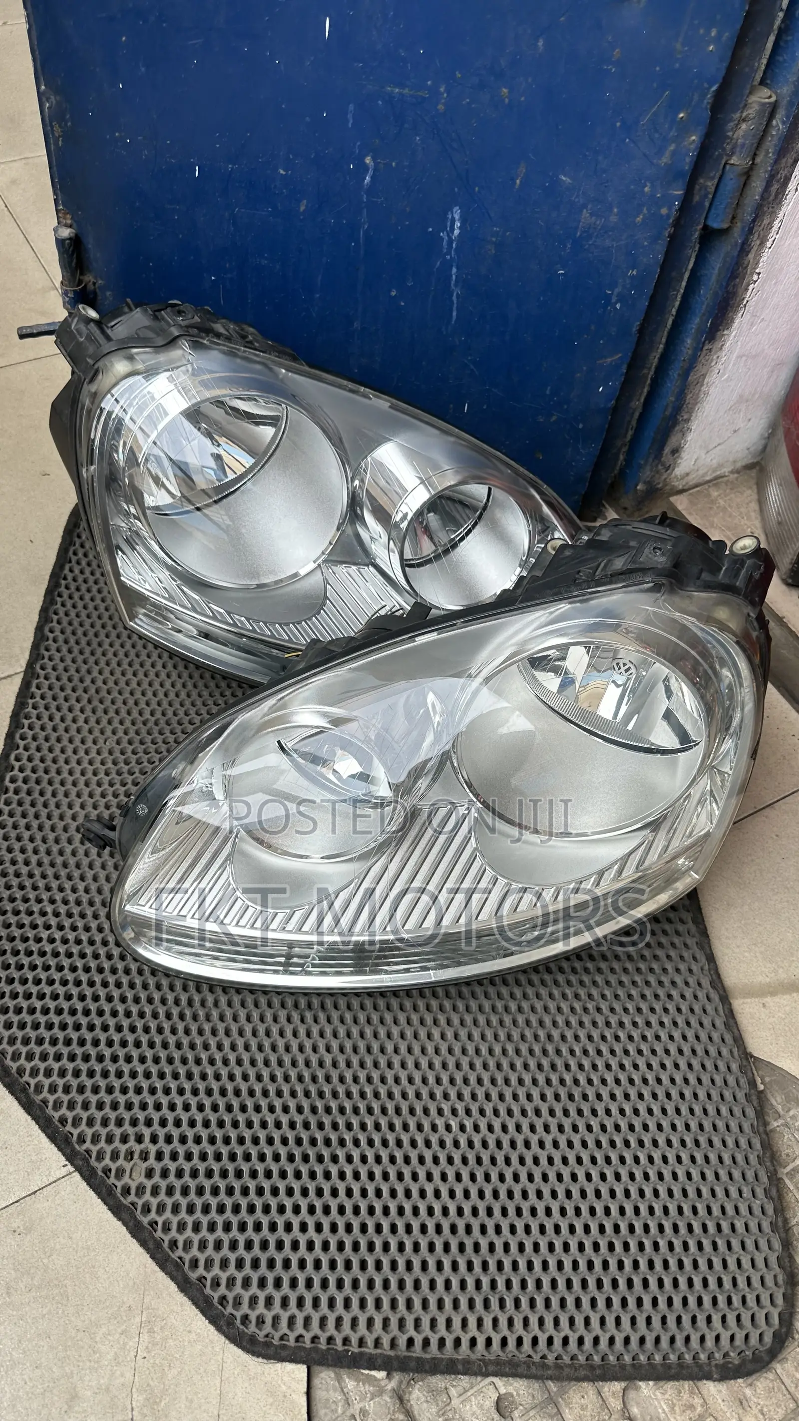 Volkswagen Jetta/Passat Headlight/Taillight Complete 05/06/