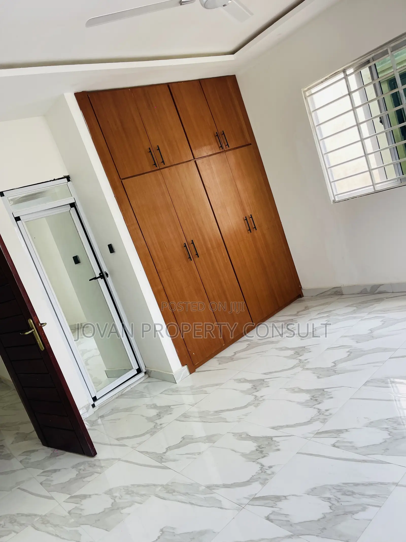 5bdrm House in Pokuase Acp for sale