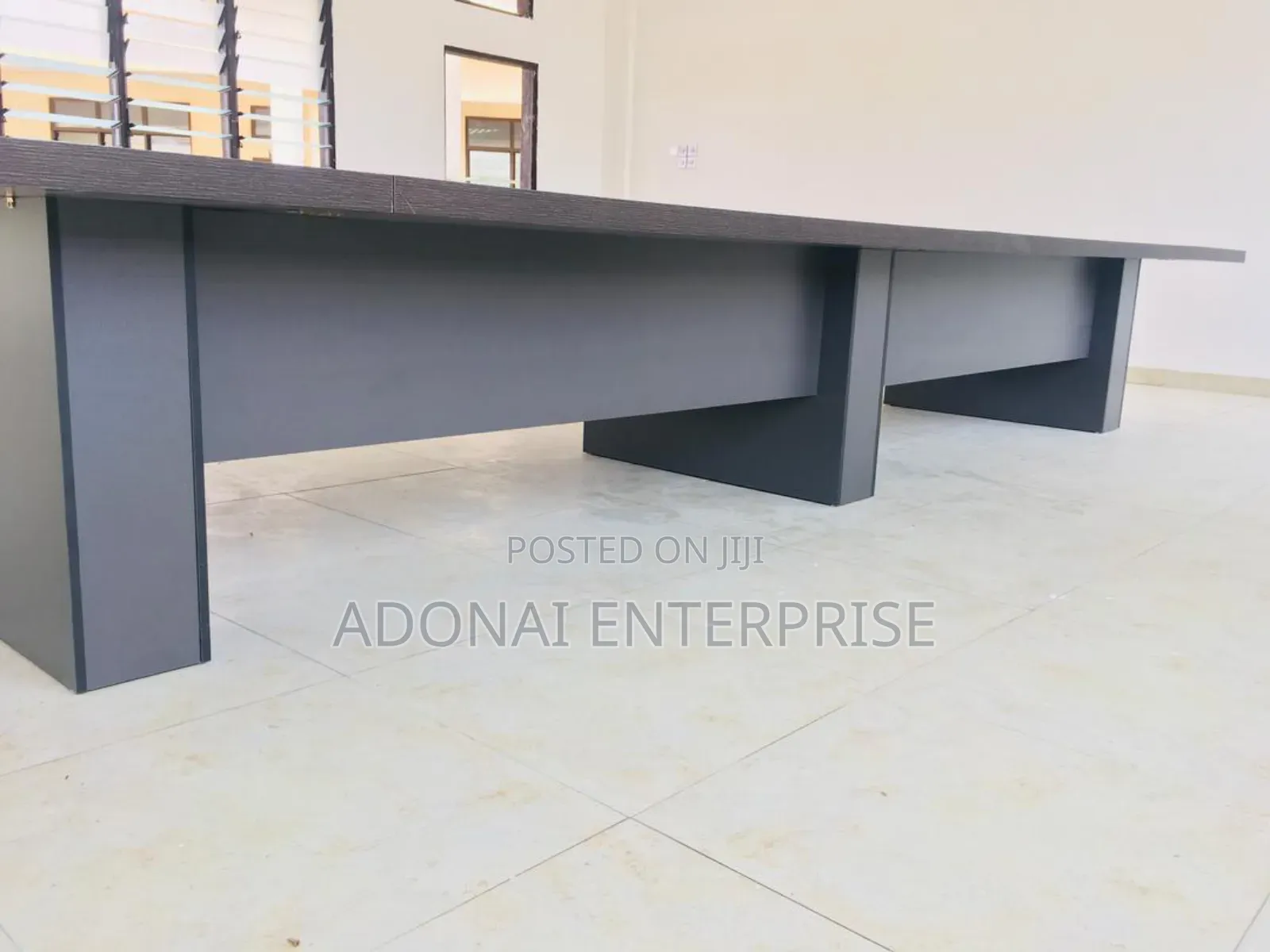 Conference Table 480cm*160cm
Qvhr34