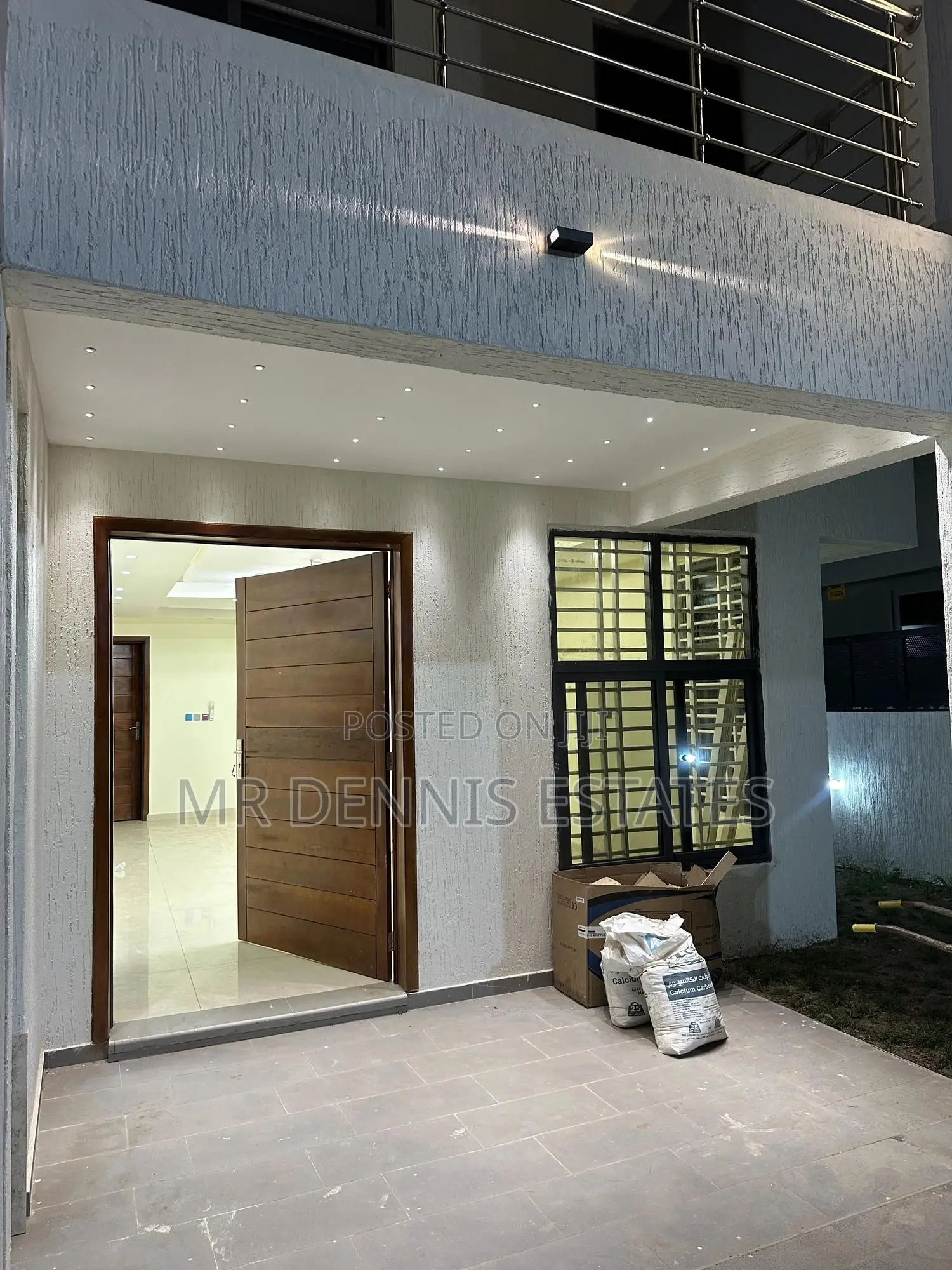 5bdrm House in Mr Dennis Estates, West Hills Mall Area for sale