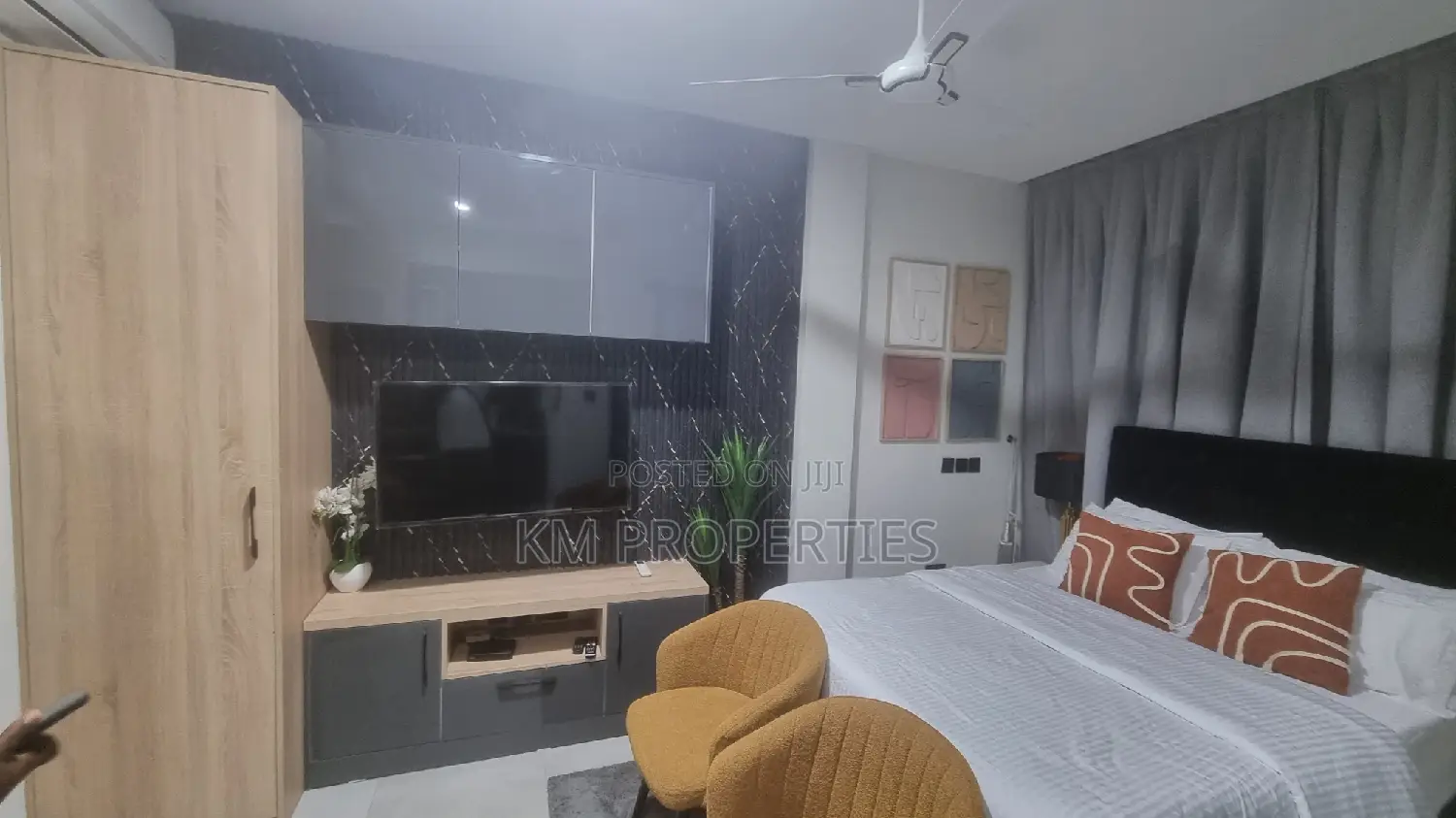 Furnished Single Studio Airbnb With a Lobby.