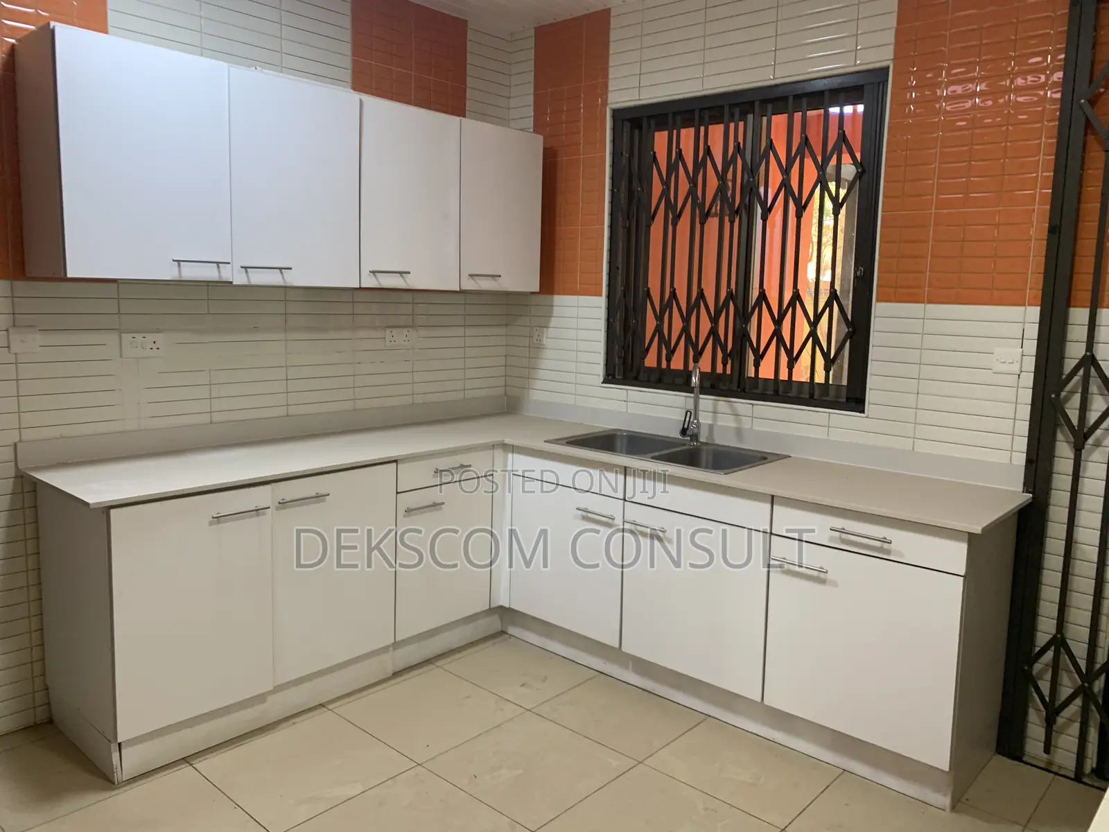 4bdrm Townhouse / Terrace in North Legon for rent