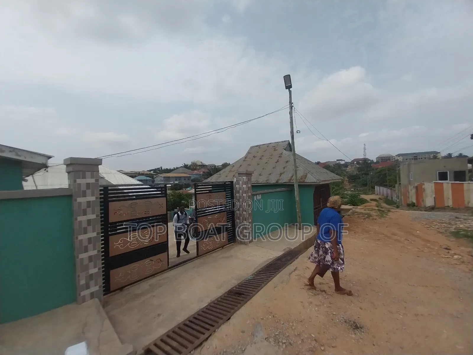 6bdrm House in Top-Boat Estate, Kumasi Metropolitan for sale