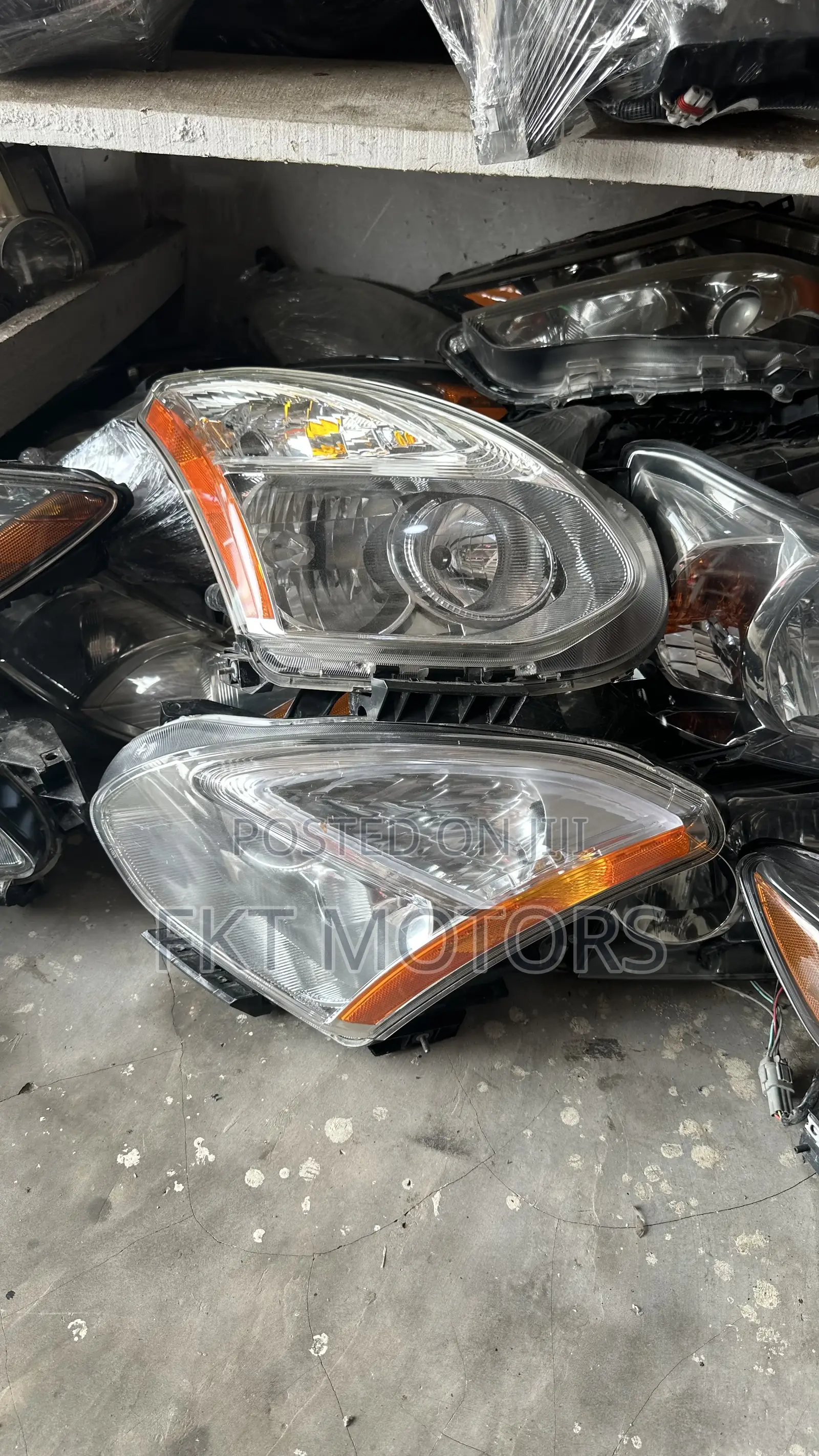 Nissan Rogue Headlight 2009,2010,2011,2012,2013,2014,2015