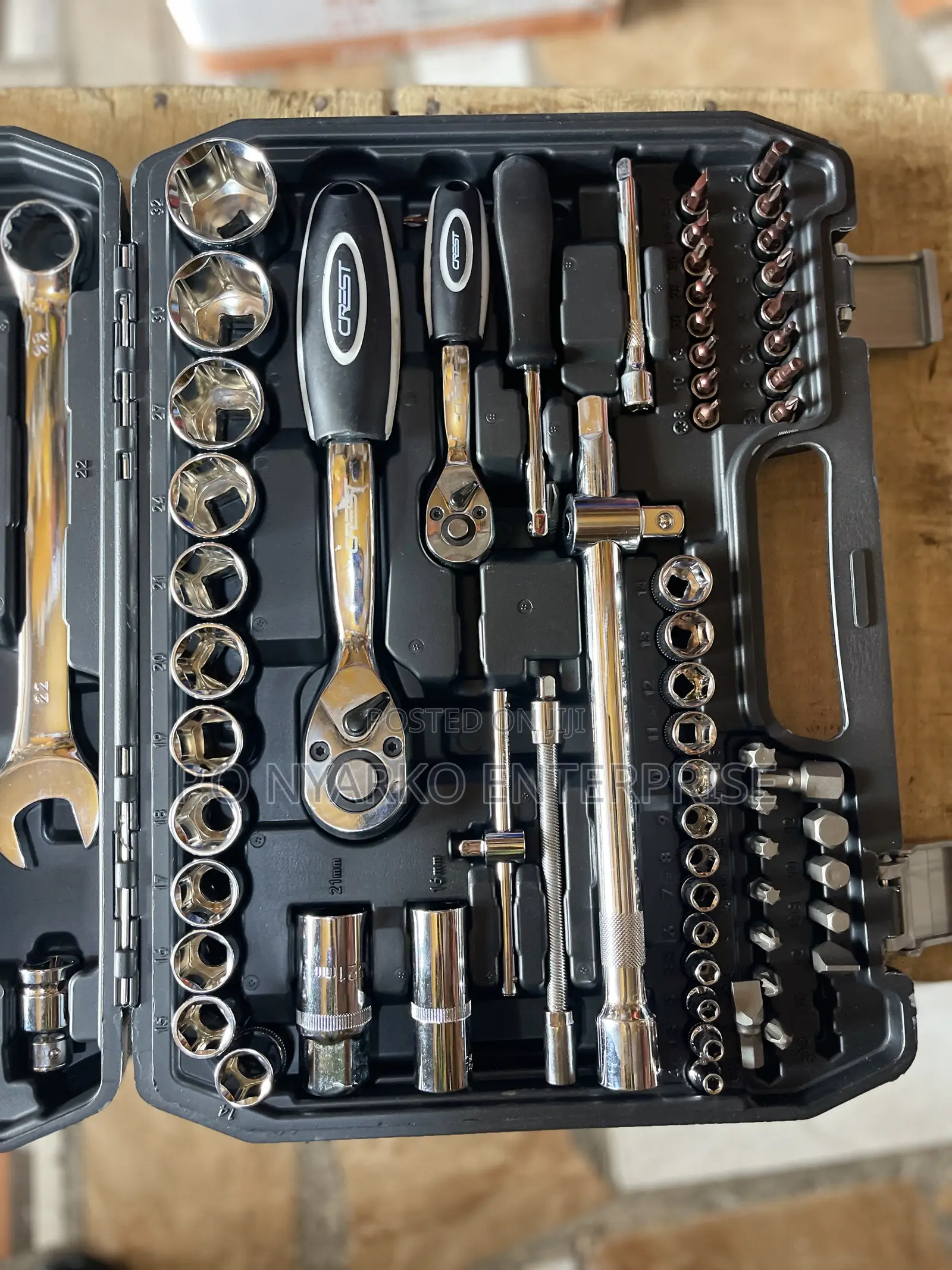 82pcs Socket Set Wrench
