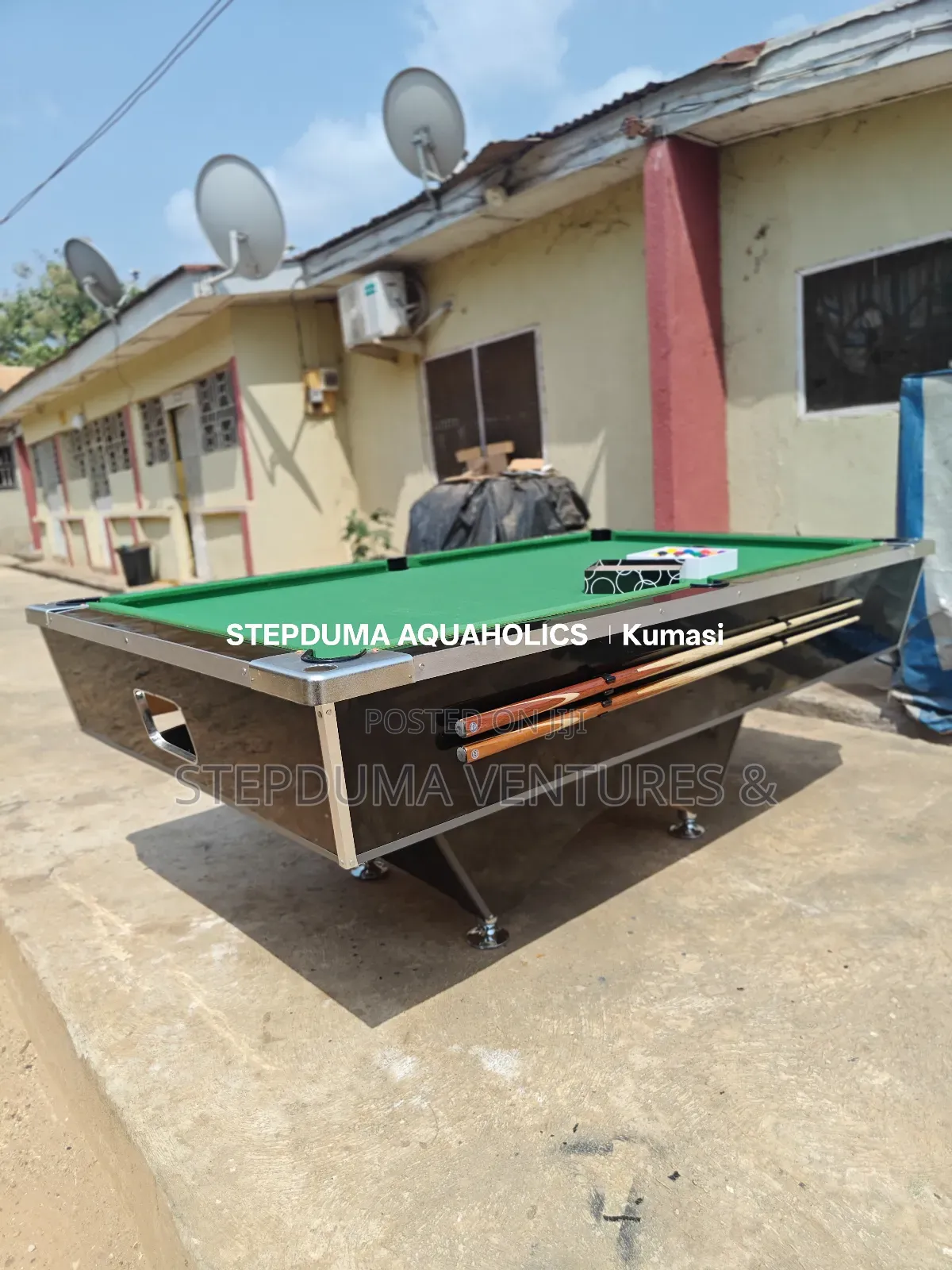Normal Boafd Snooker Table / Not Coin Operated